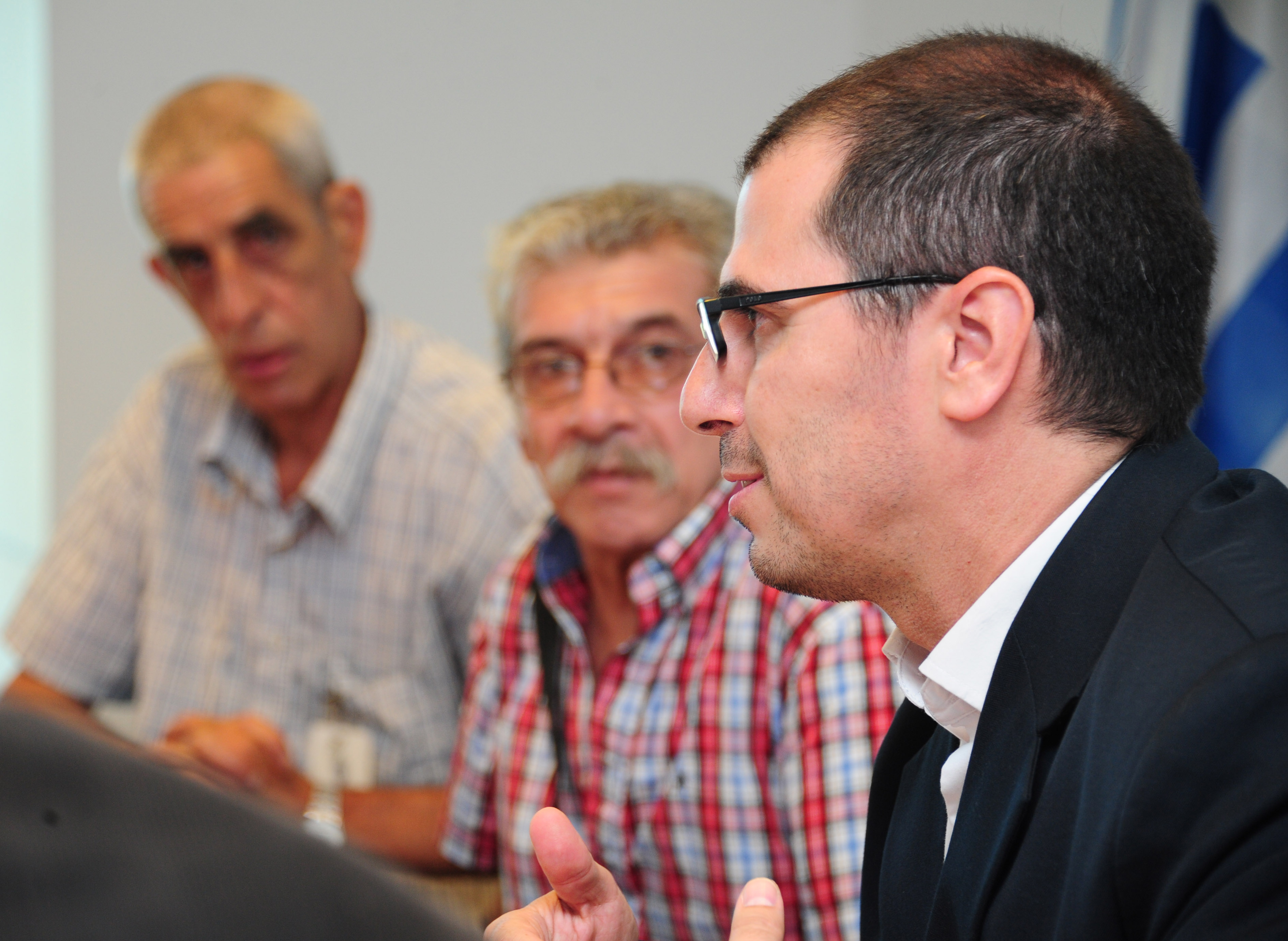 Encuentro de delegación de Crysol con el prosecretario de Presidencia, Juan Andrés Roballo