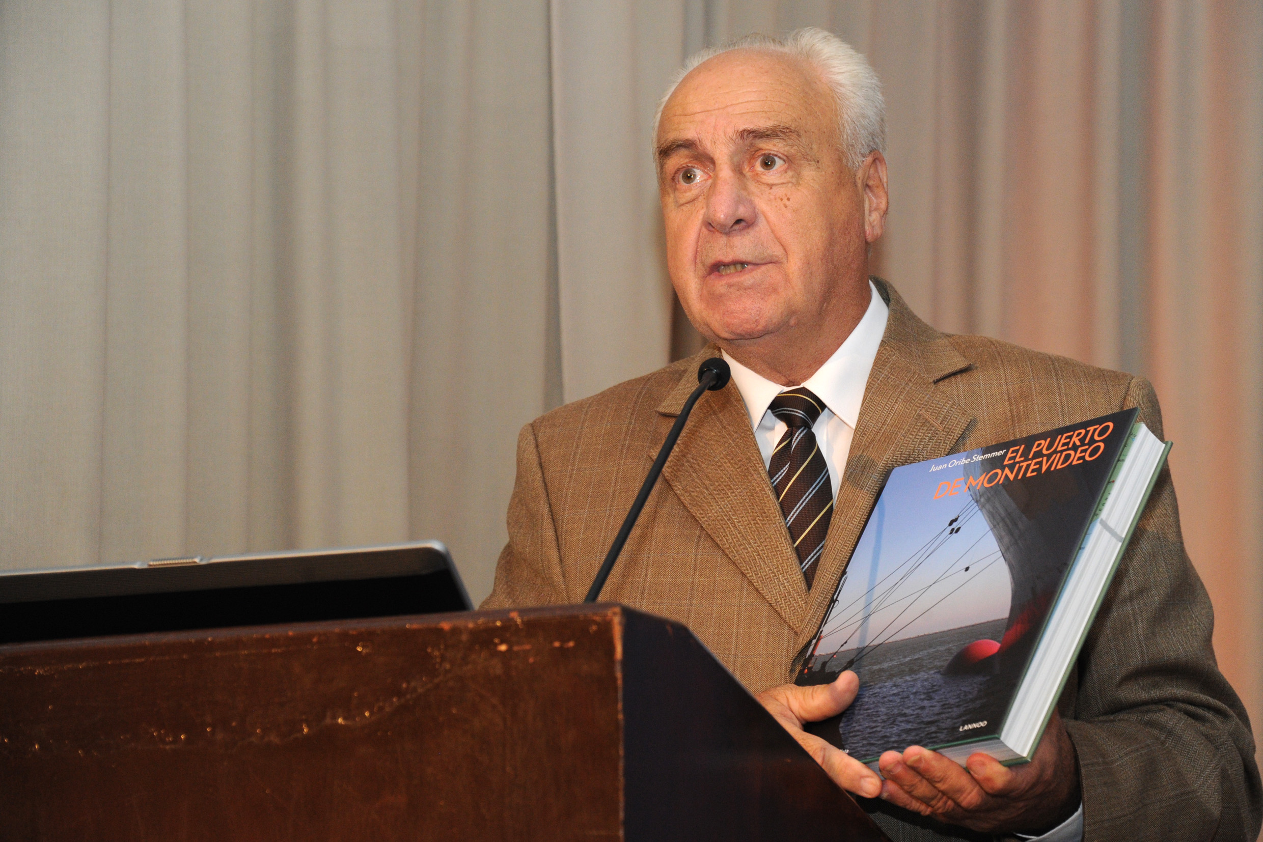 Ministro Rossi en Foro Internacional de Puertos