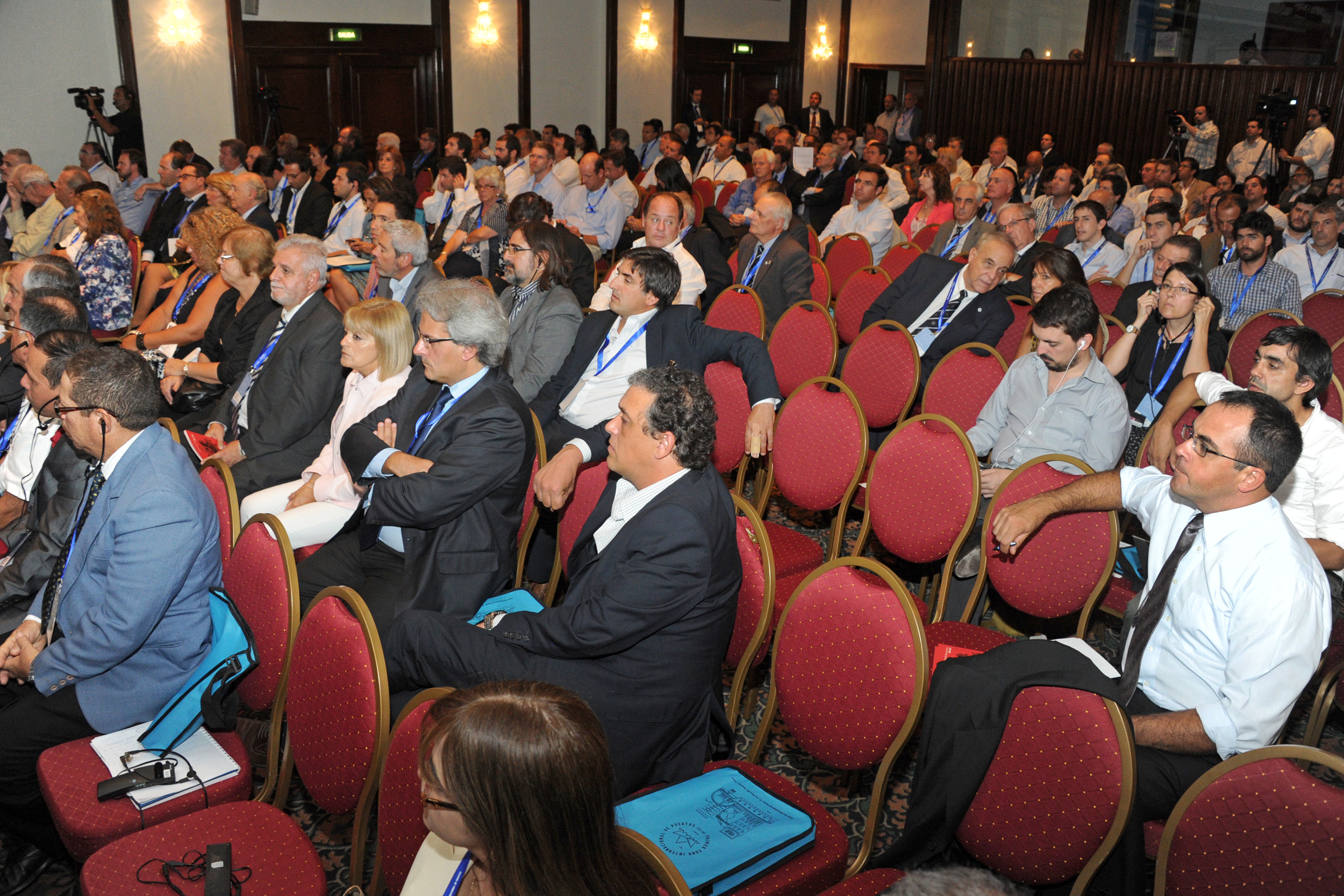 Ministro Rossi en Foro Internacional de Puertos