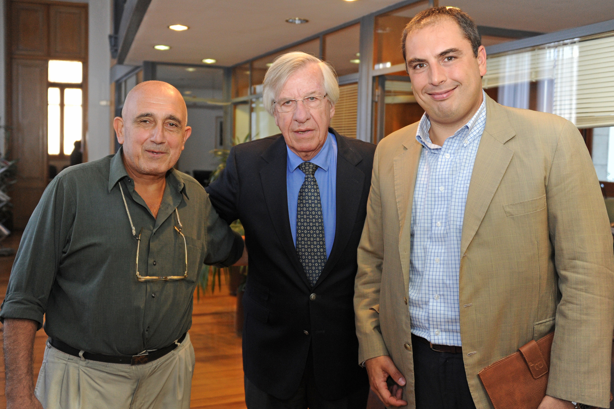 Rector Roberto Markarian, ministro Danilo Astori, y subsecretario Pablo Ferreri.