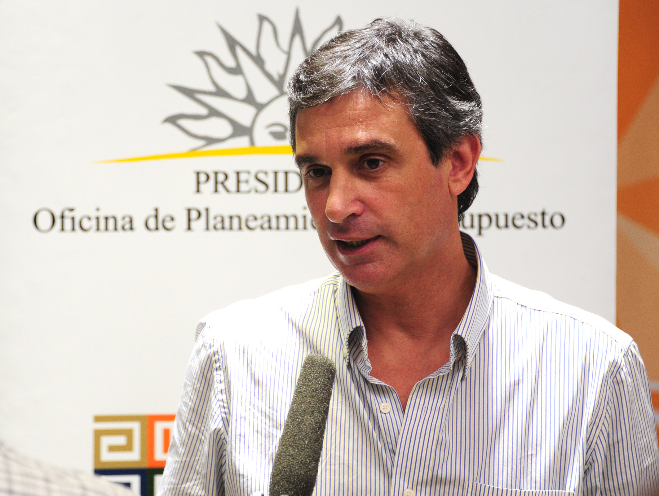 Álvaro García en Desayuno de trabajo - Desarrollo local y territorial en Paysandú 2015-2020