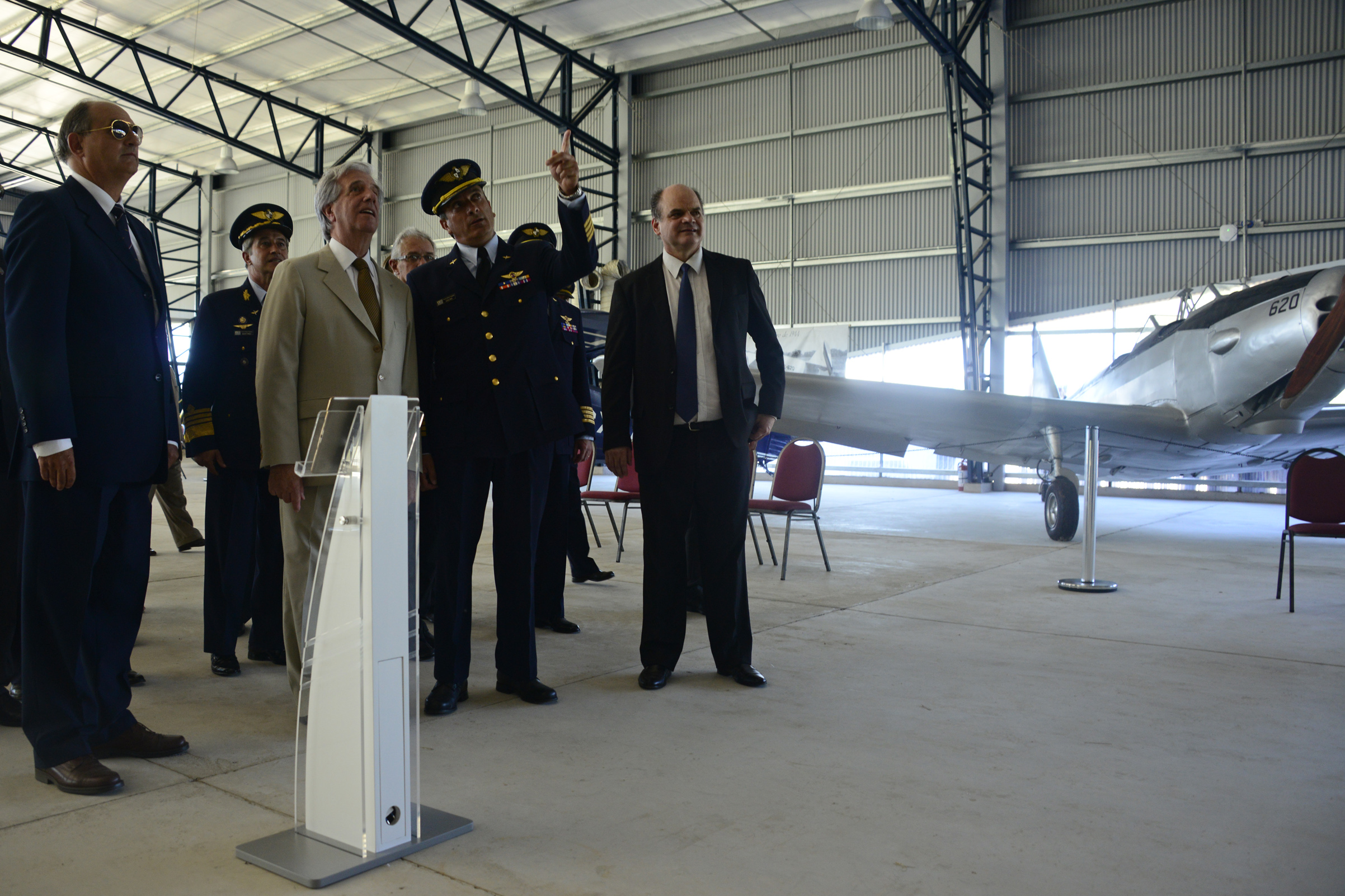 El Presidente Tabaré Vázquez visitó las instalaciones del Museo Aeroespacial y de las Telecomunicaciones