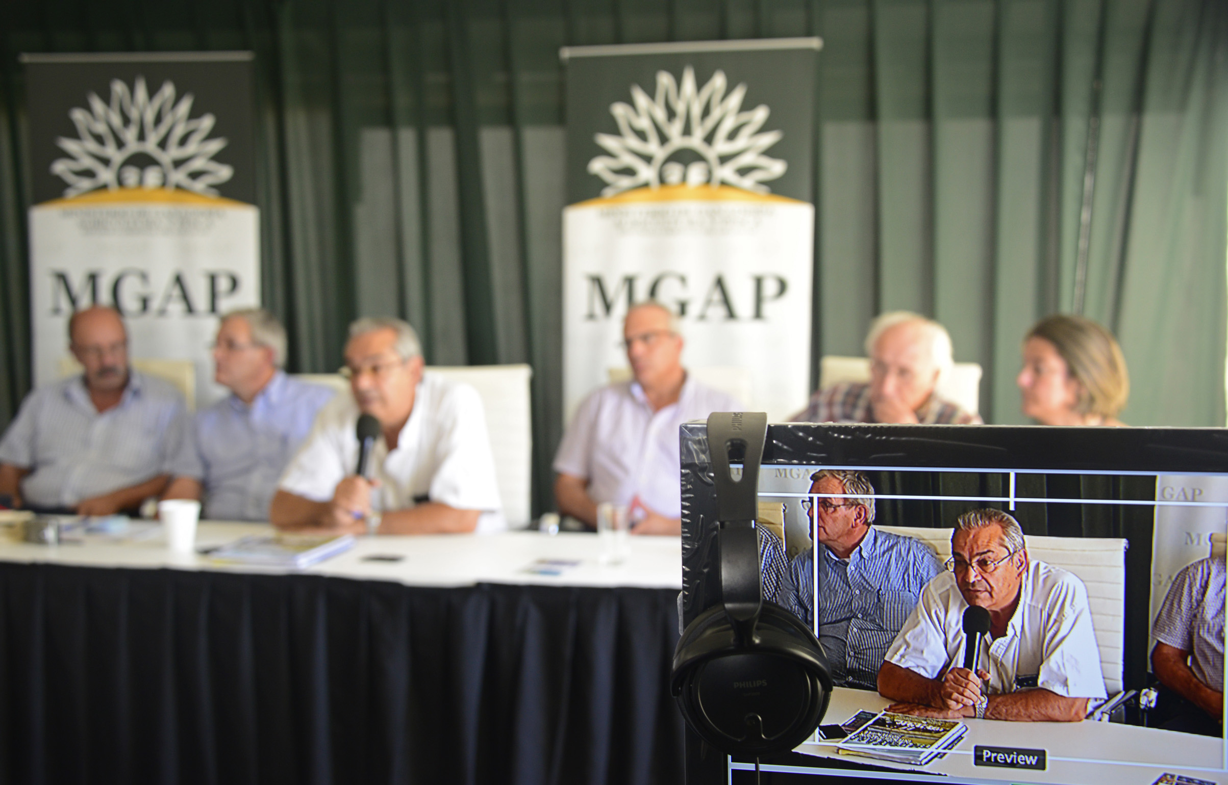 Conferencia de prensa de Enzo Benech, subsecretario del MGAP