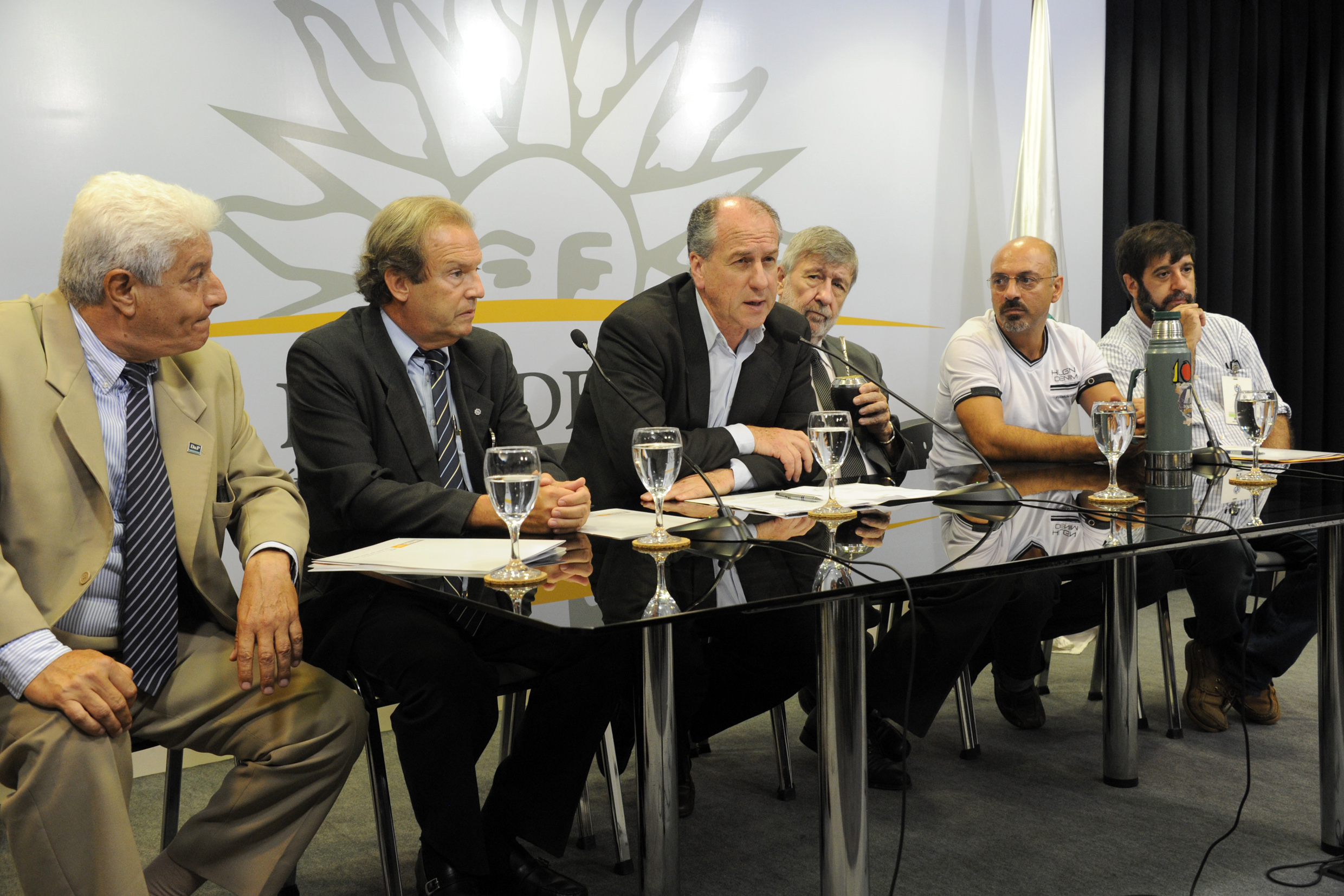 El ministro de Trabajo y Seguridad Social, Ernesto Murro, hace uso de la palabra.