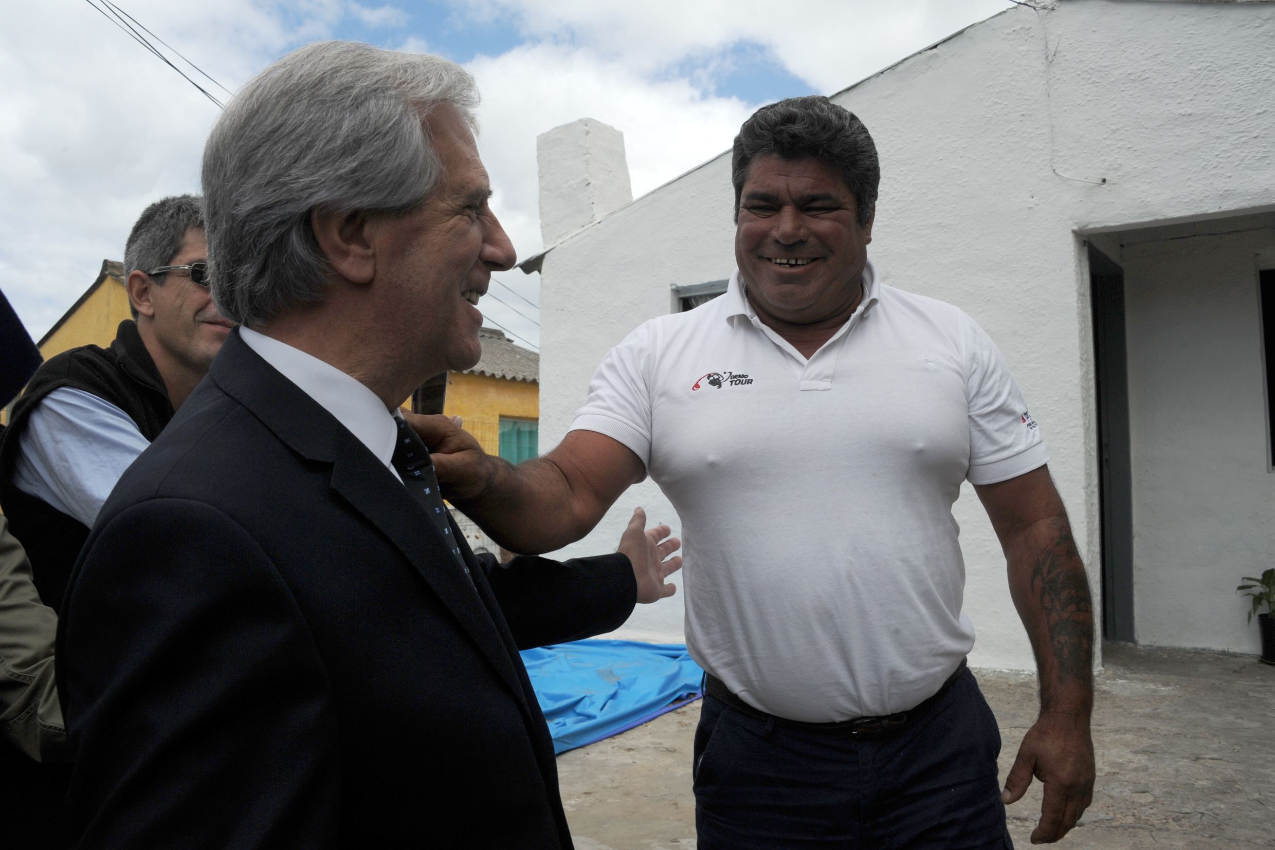 Presidente Vázquez recorrió barrio Cerro Pelado, ciudad de Maldonado