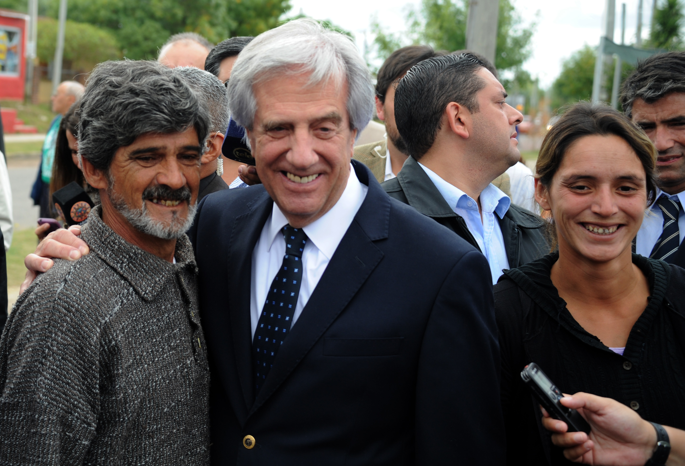 Presidente Vázquez recorrió barrio Cerro Pelado, ciudad de Maldonado