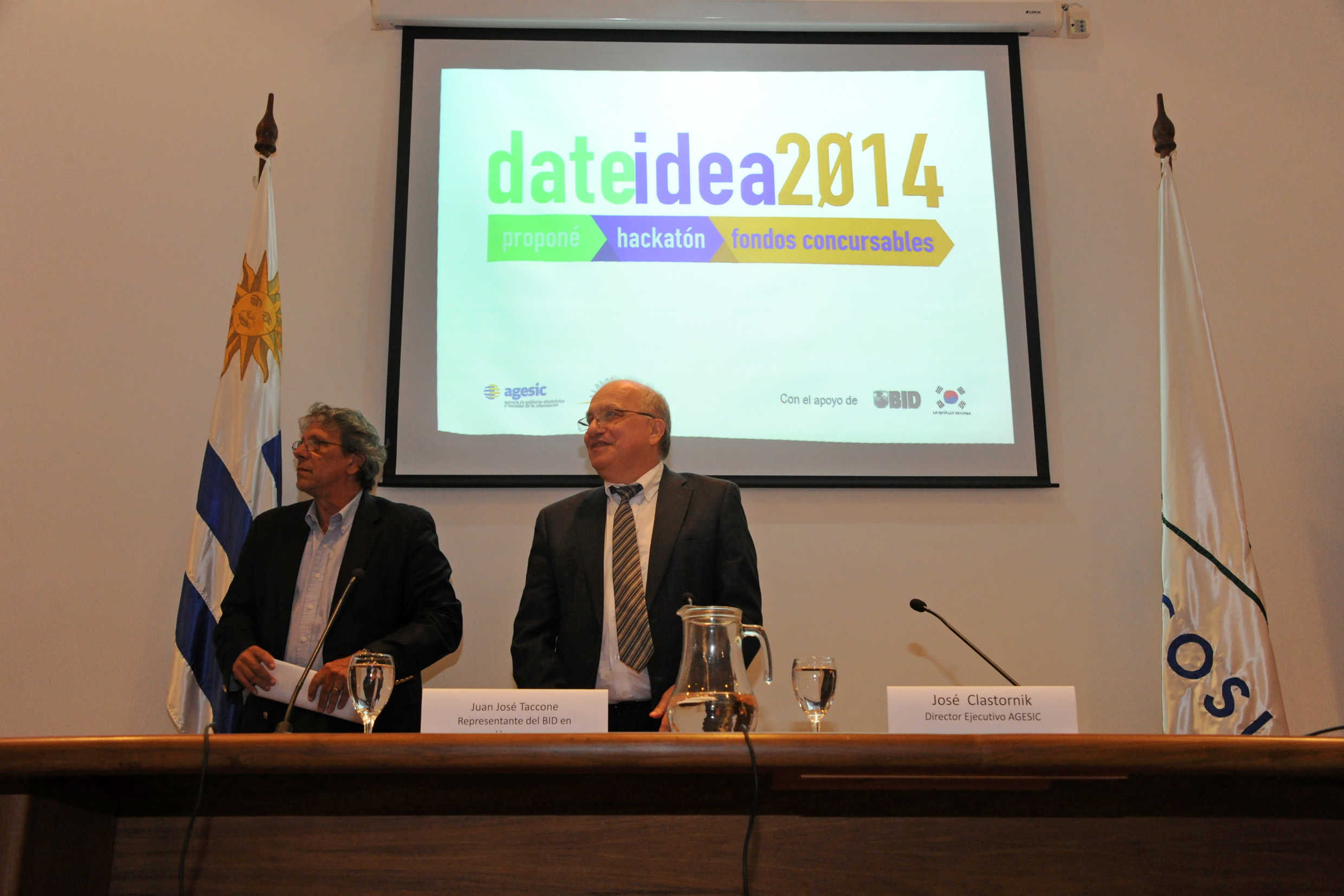 Representante del BID en Uruguay, Juan José Taccone, y director ejecutivo de AGESIC, José Clastornik.
