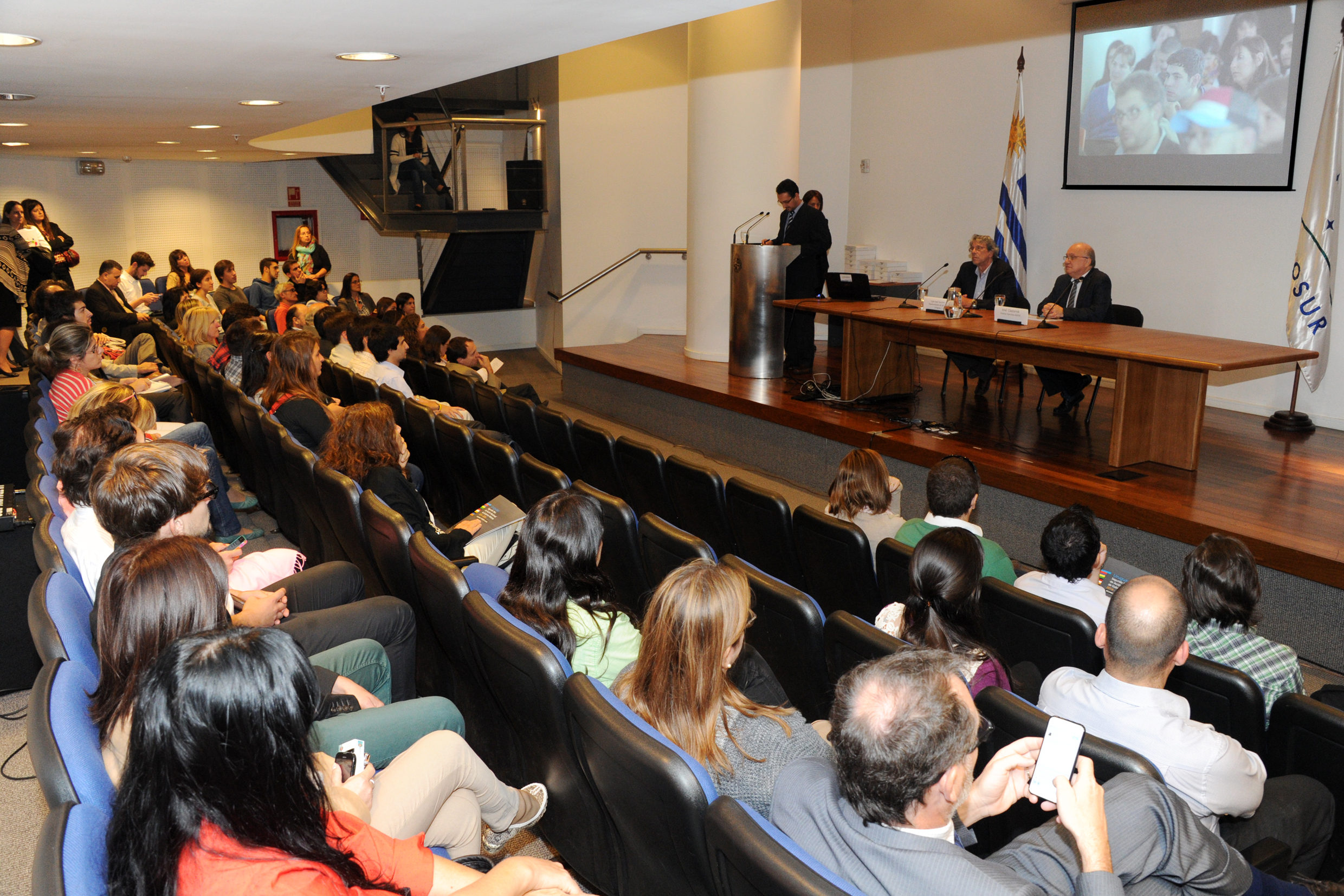 AGESIC entregó premios Dateidea2014