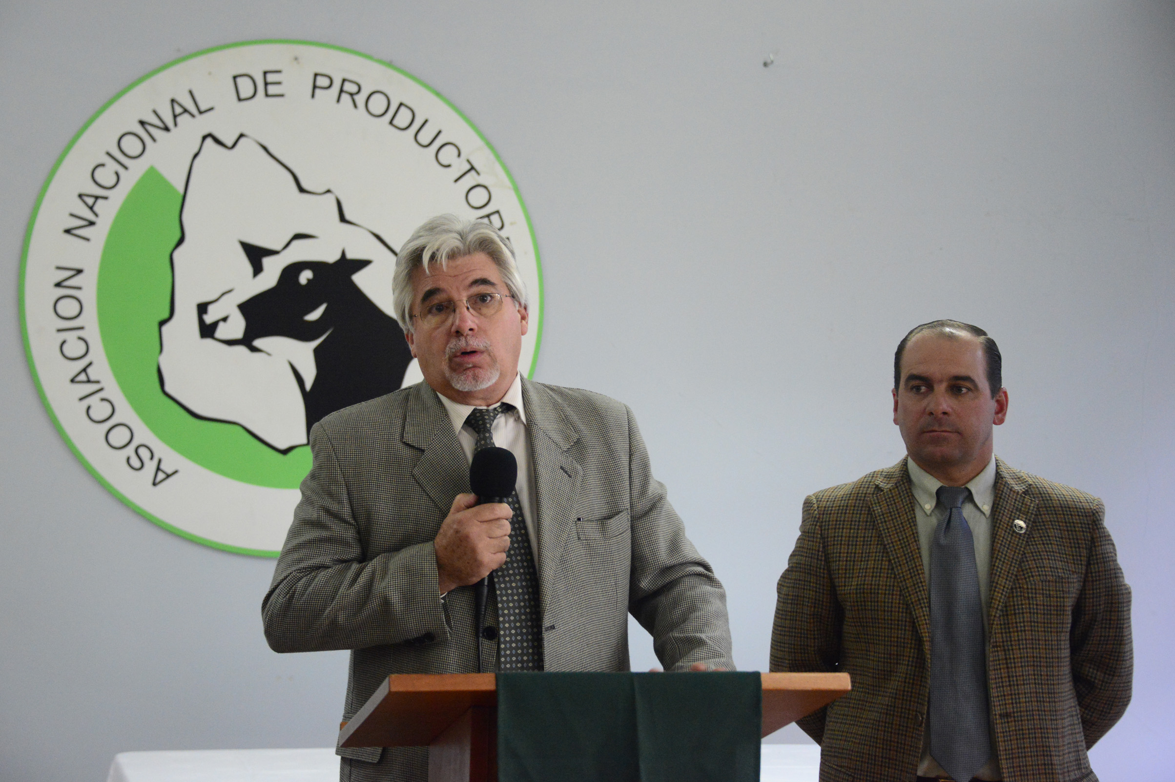 Ministro Tabaré Aguerre haciendo uso de la palabra