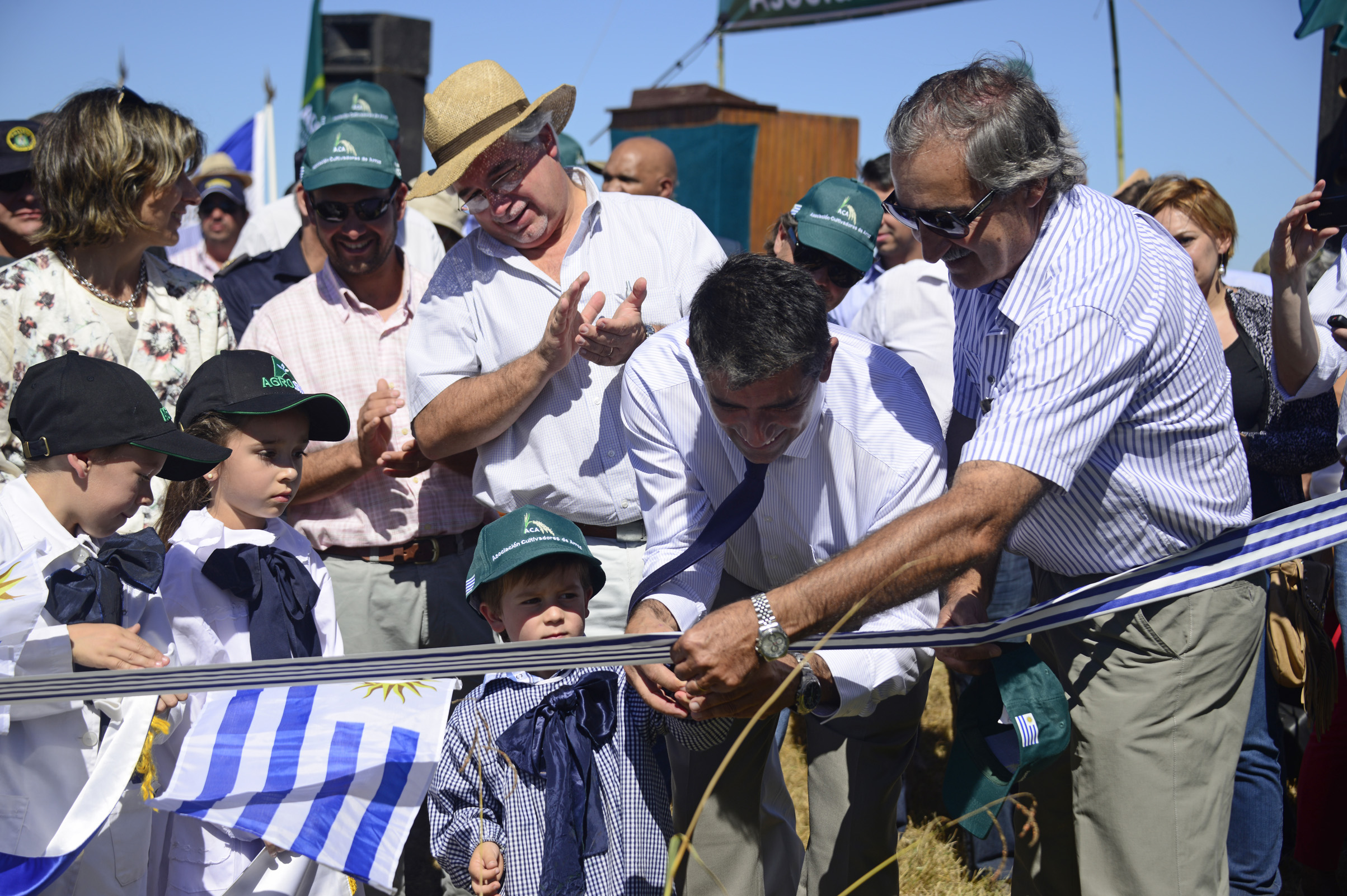 Corte de cinta representativo de la inauguración