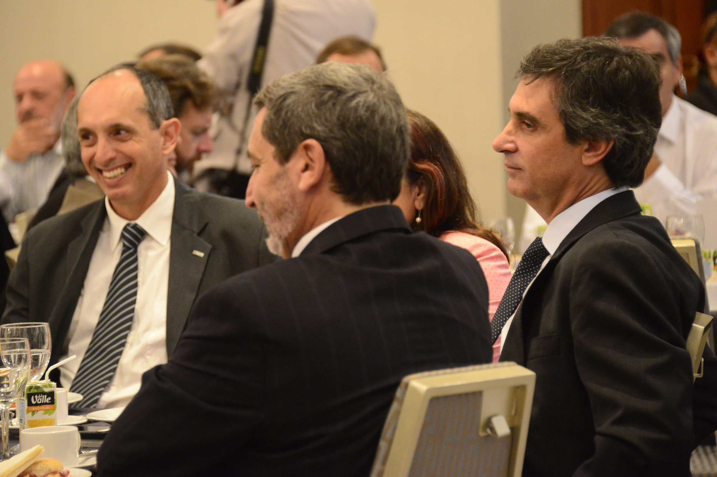 Álvaro García junto a autoridades asistentes al evento