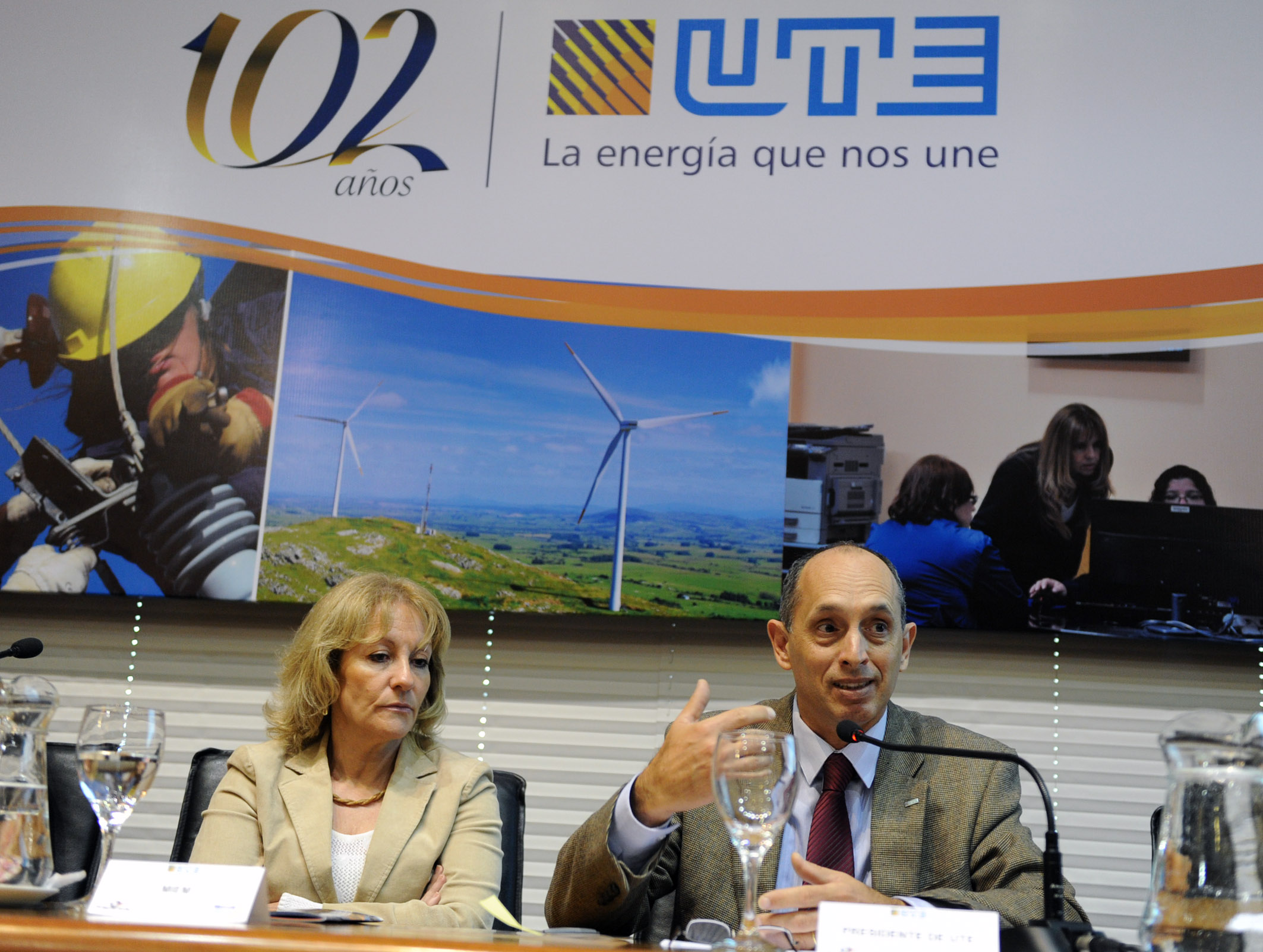 Palabras del presidente de UTE, Gónzalo Casaravilla junto a la ministra, Carolina Cosse