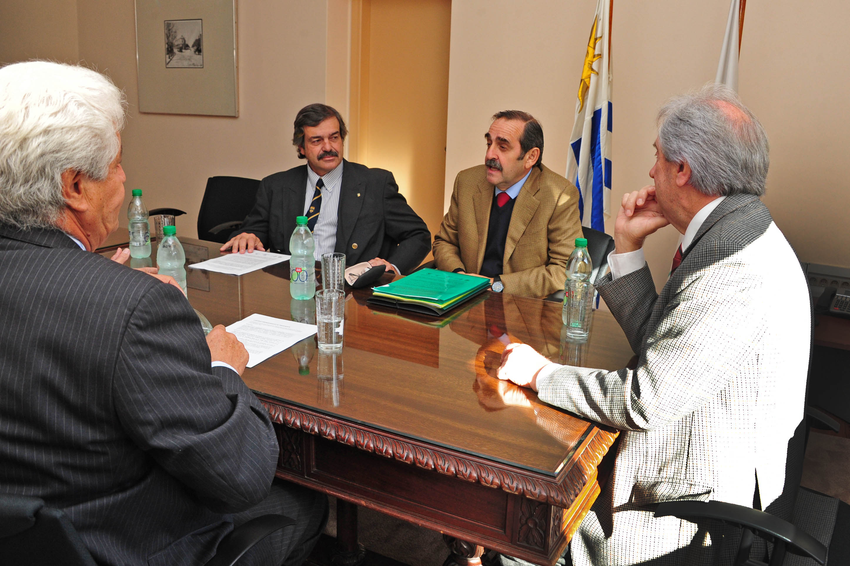 Presidente Tabaré Vázquez recibió a representantes de Cámaras Empresariales