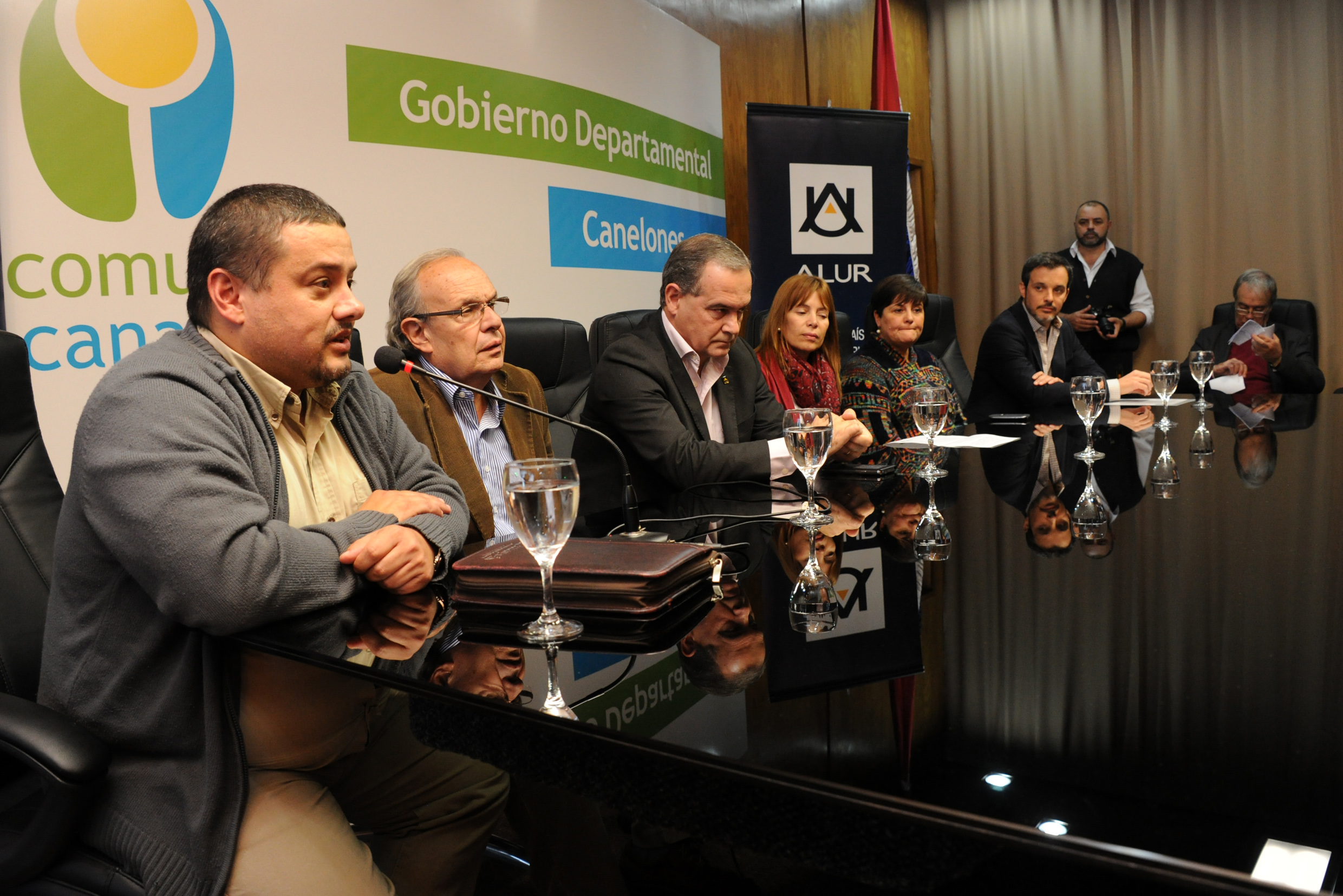 El director general de Gestión Ambiental de la Comuna Canaria, Leonardo Herou, hace uso de la palabra.