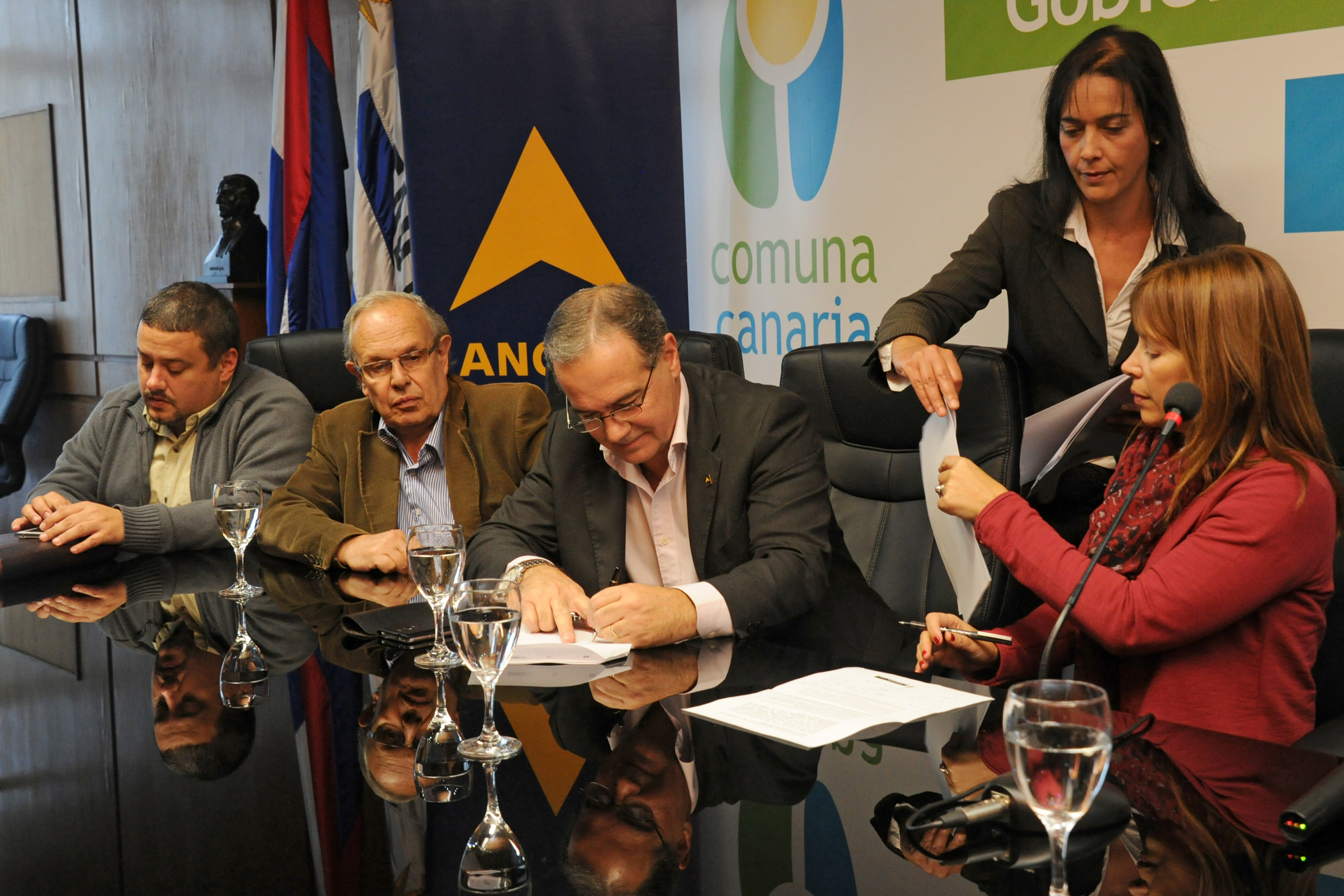 Firma del acuerdo.