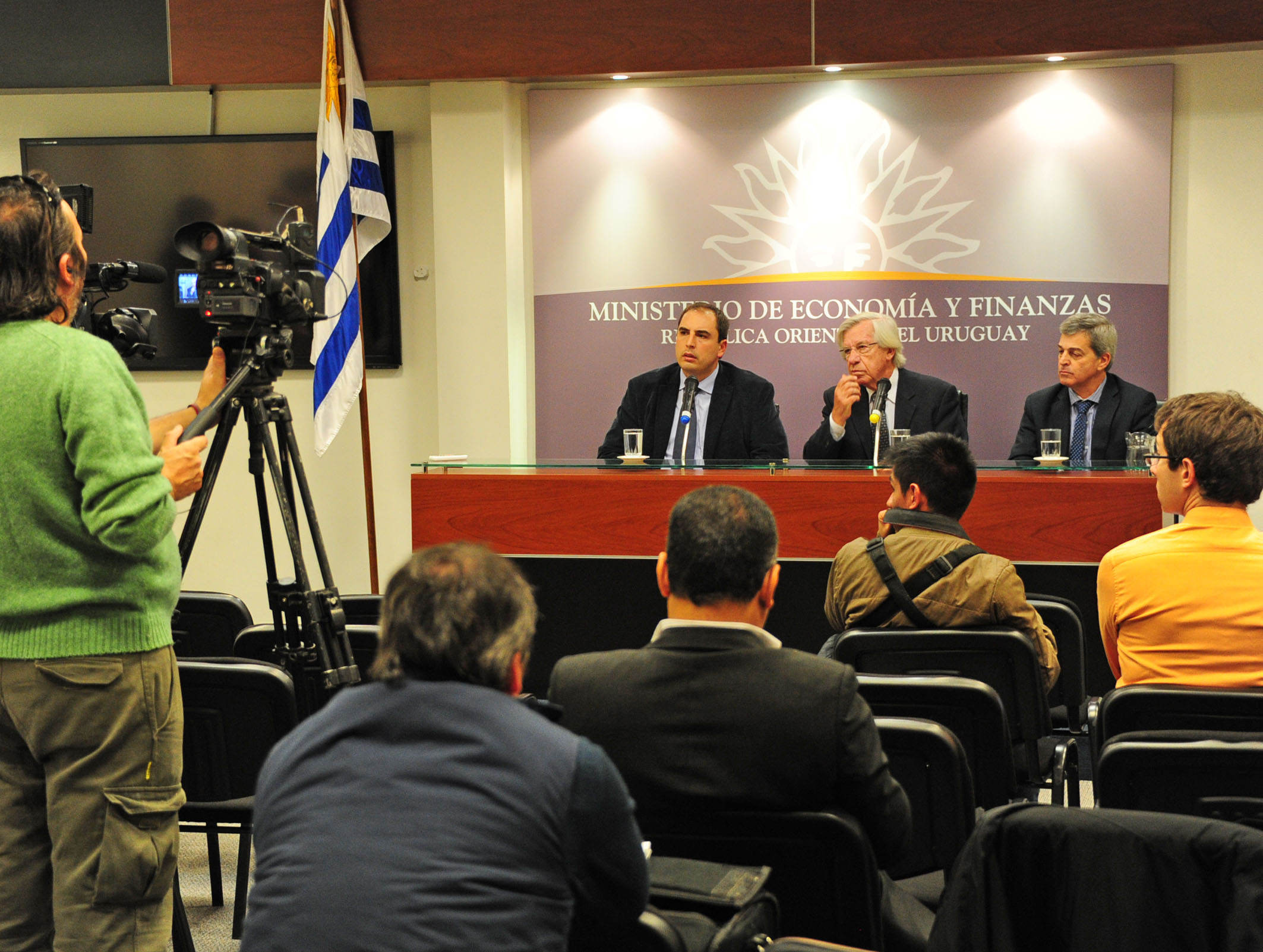 Conferencia de prensa del Ministro de Economía, Danilo Astori
