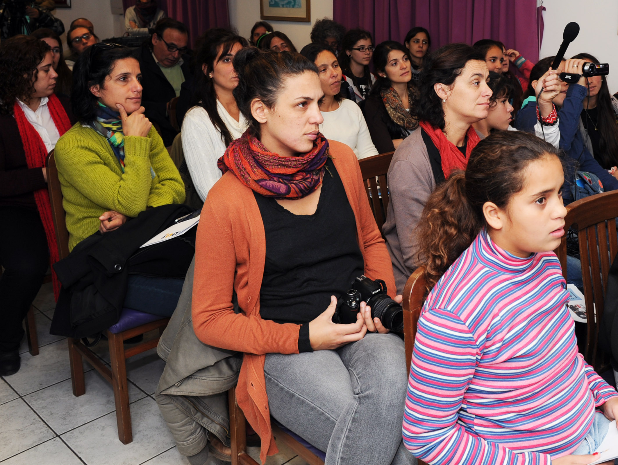 Fondos para Iniciativas de NIñas, Niños y Adolescentes