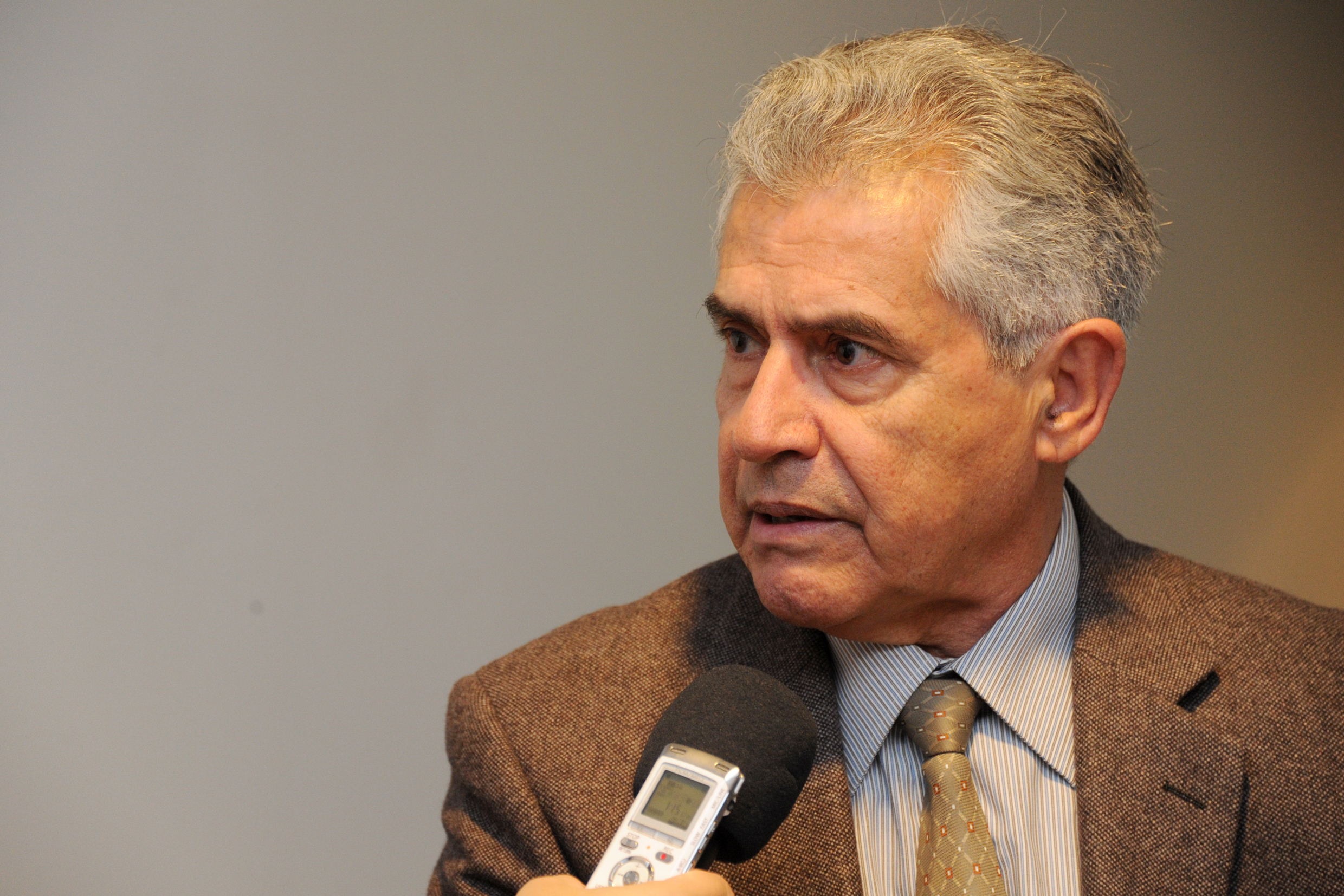 Luis Yarzábal, presidente del Comité Científico Asesor que monitorea la Ley que regula el mercado del cannabis.