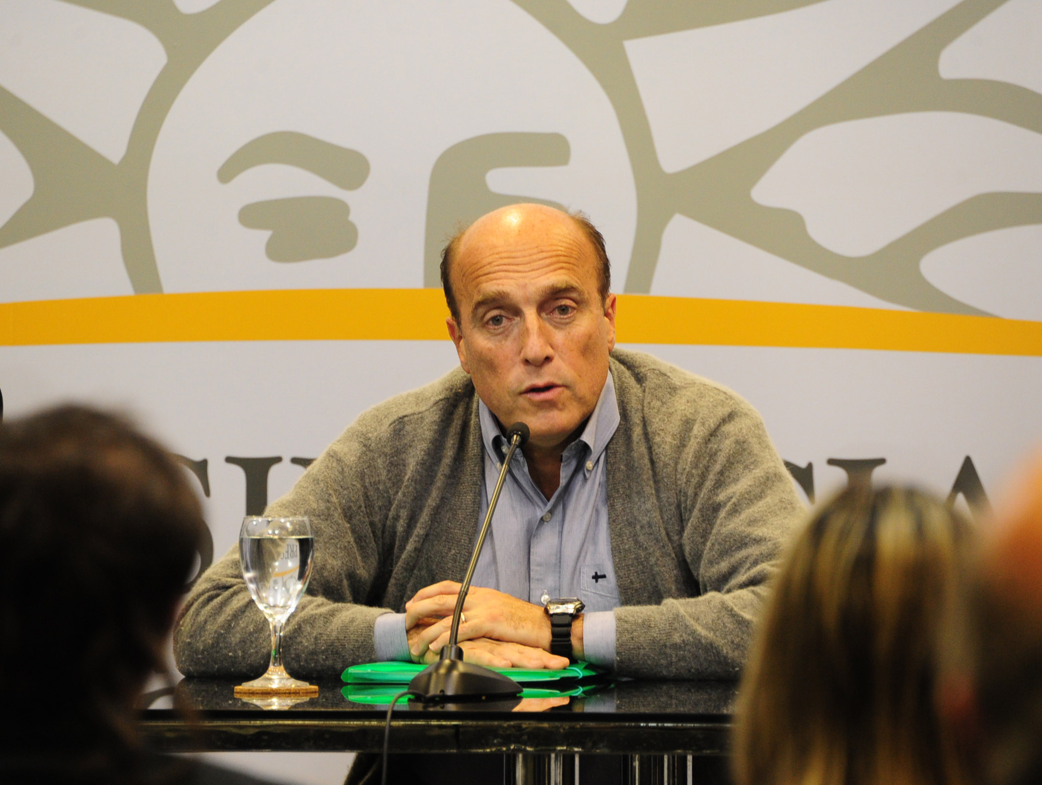 Conferencia de prensa del director de OPP, Alvaro García y el Intendente electo Daniel Martínez