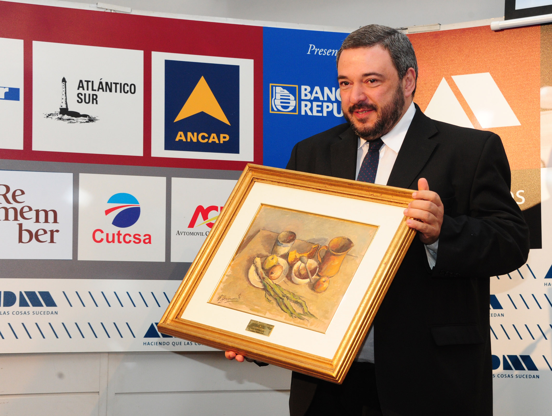 Presidente del BCU, Mario Bergara disertó en almuerzo de trabajo de ADM
