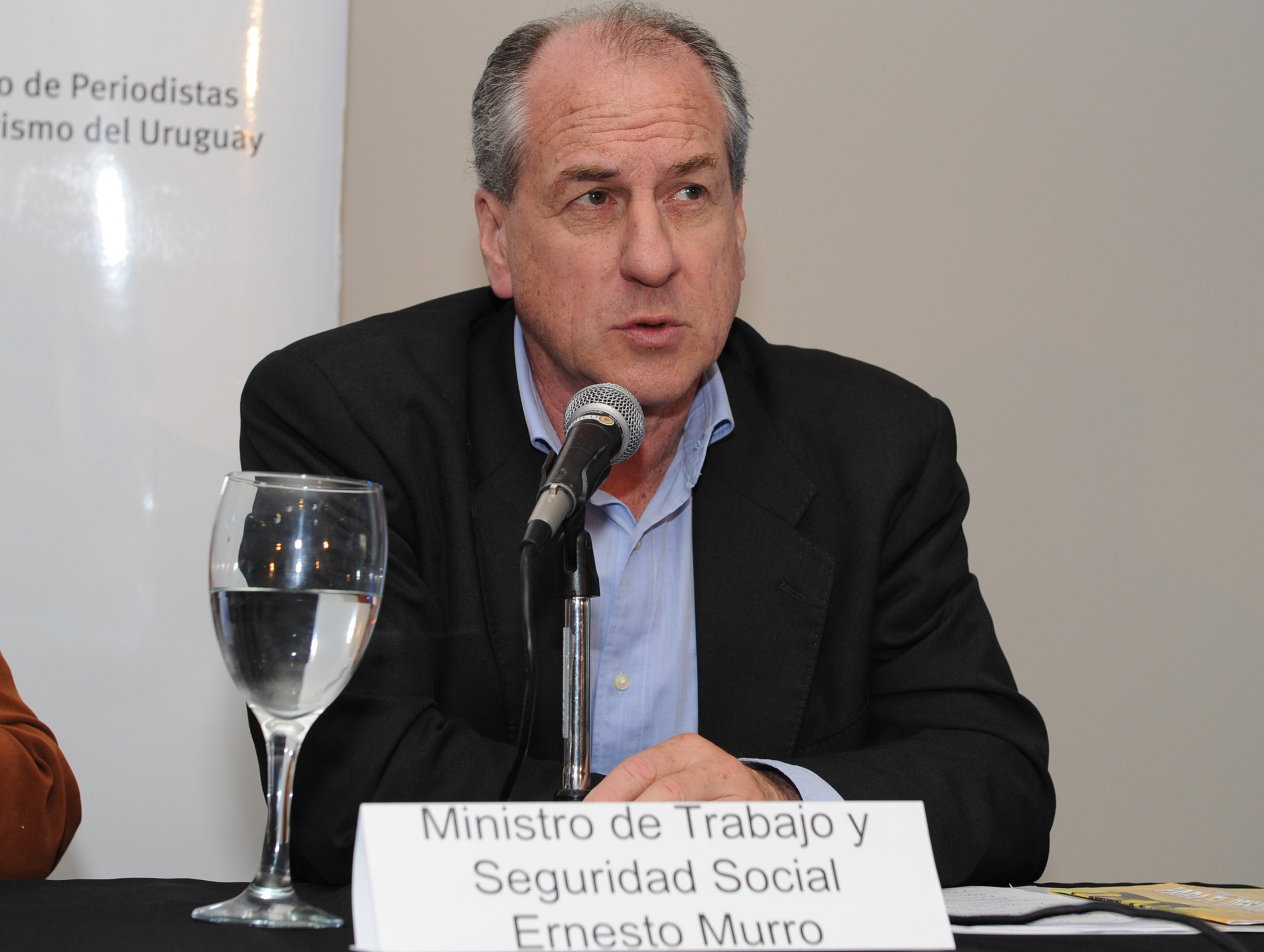 Ernesto Murro y Liliam Kechichian en desayuno de turismo