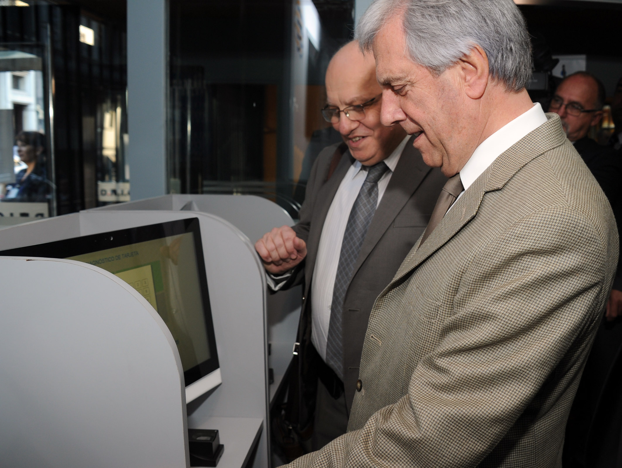 Vázquez participó del lanzamiento oficial del nuevo documento electrónico de identidad uruguayo