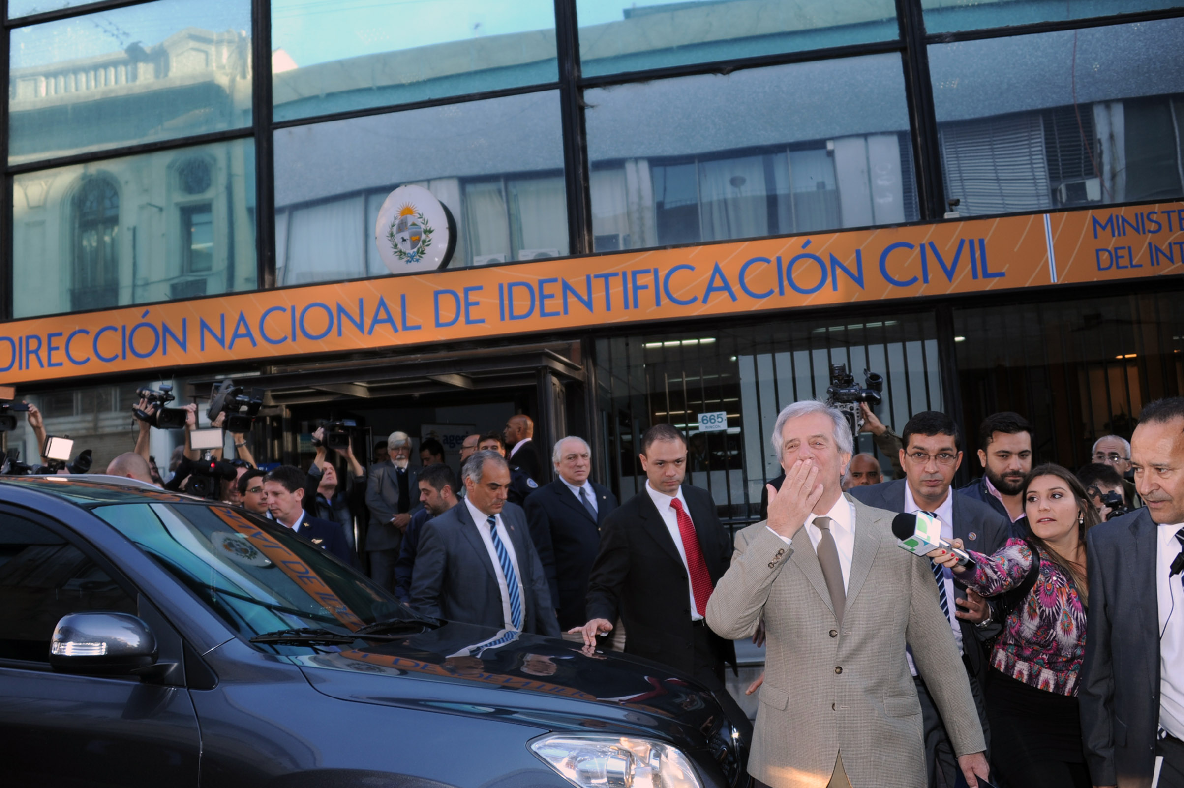 Vázquez participó del lanzamiento oficial del nuevo documento electrónico de identidad uruguayo