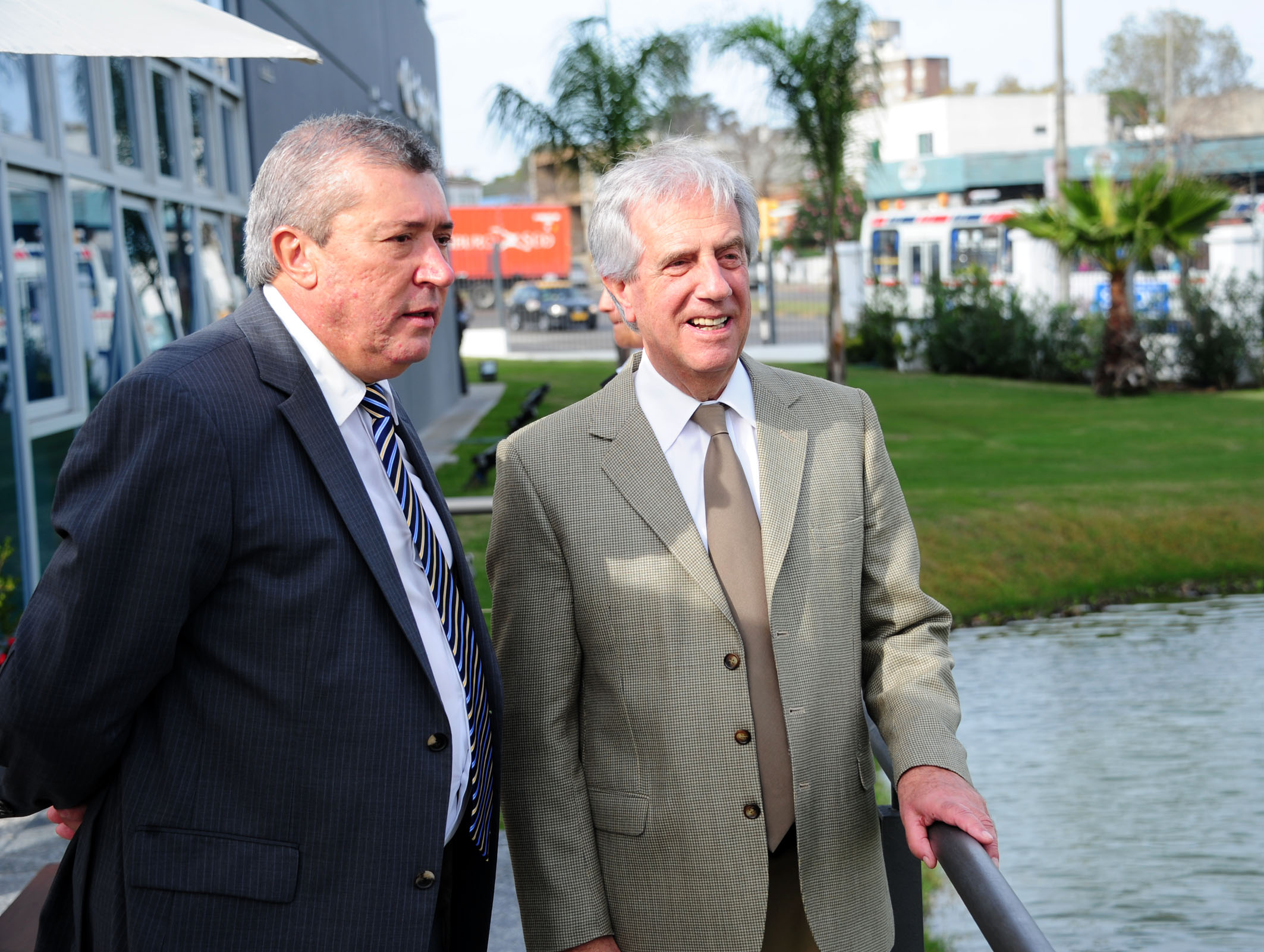 Presidente Tabaré Vázquez junto al presidente de CUTCSA Juan Salgado