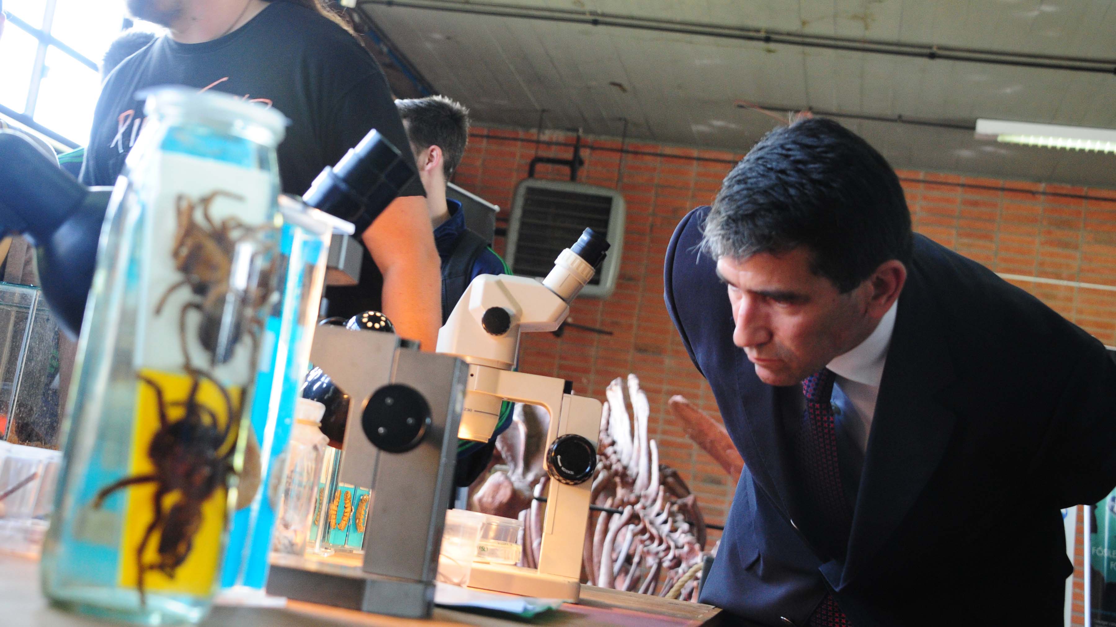 Vicepresidente Raúl Sendic en Facultad de Ciencias por la Semana de la Ciencia y Tecnología