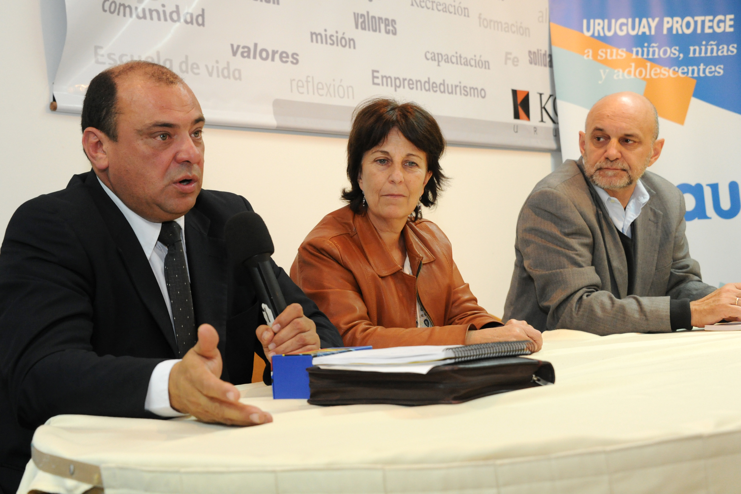 De INAU, director Dardo Rodríguez, presidenta Marisa Lindner, director Fernando Rodríguez.