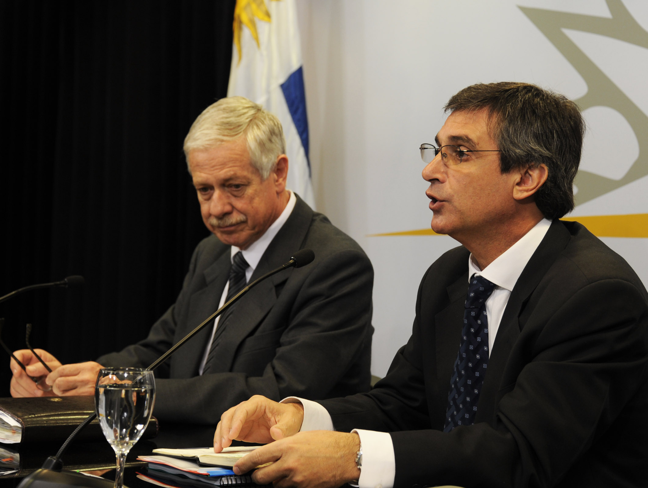 Palabras de Álvaro García junto al ministro de Salud, Jorge Basso