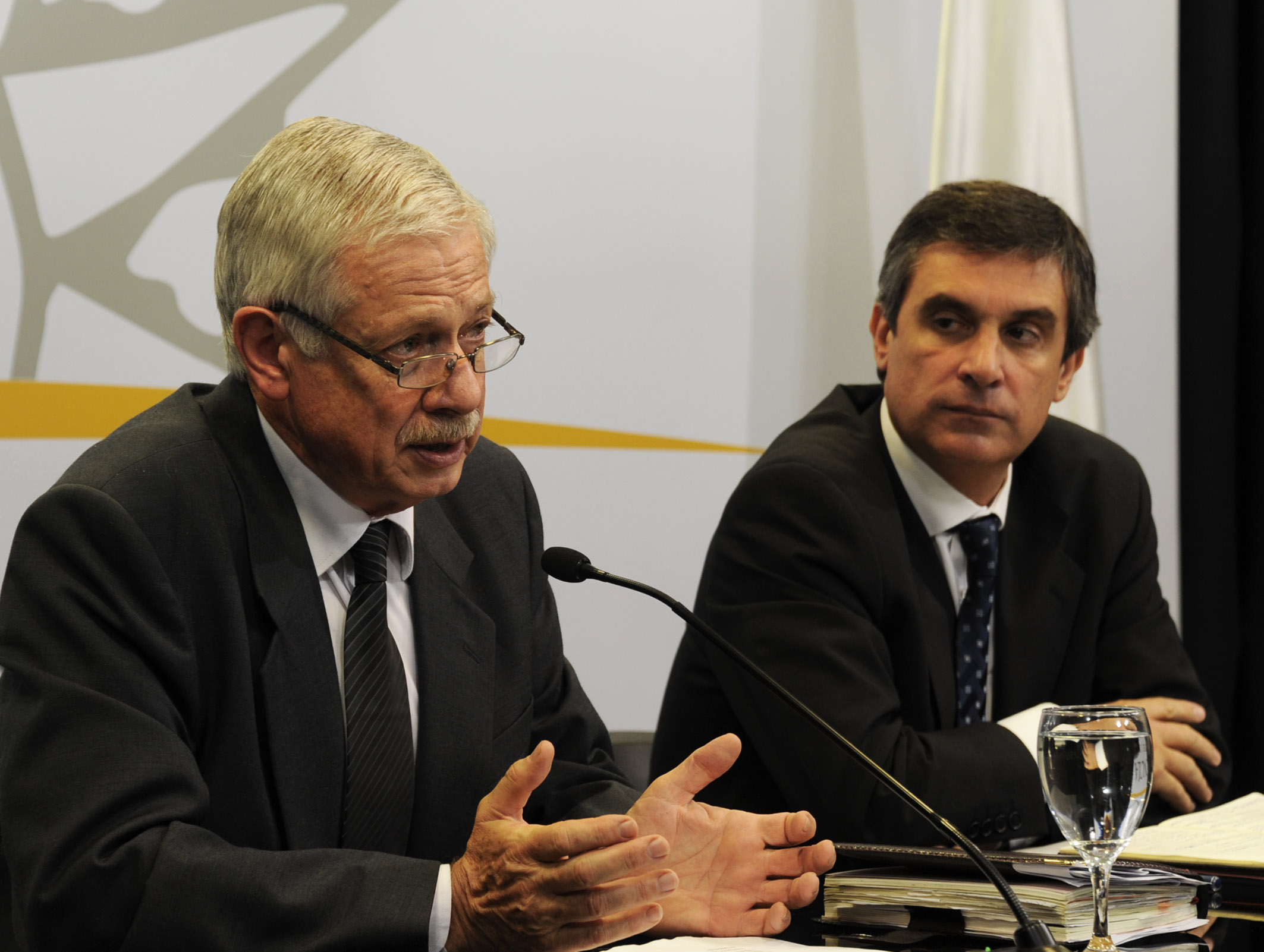 Palabras del ministro de Salud, Jorge Basso junto al director de OPP, Álvaro García