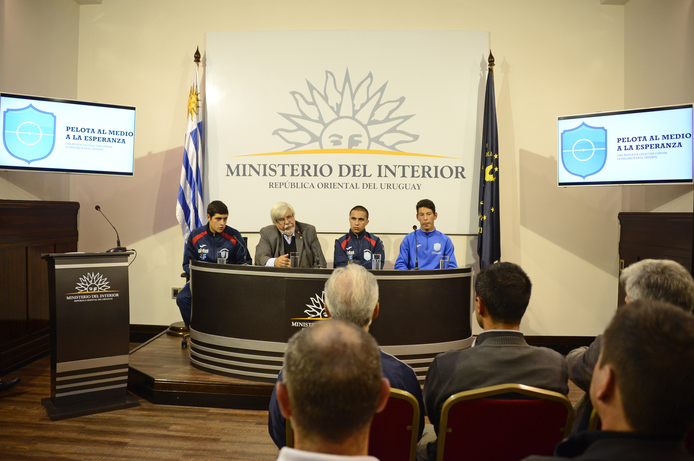 Lanzamiento de las actividades que Pelota al Medio a la Esperanza llevará adelante en las diferentes plazas barriales.