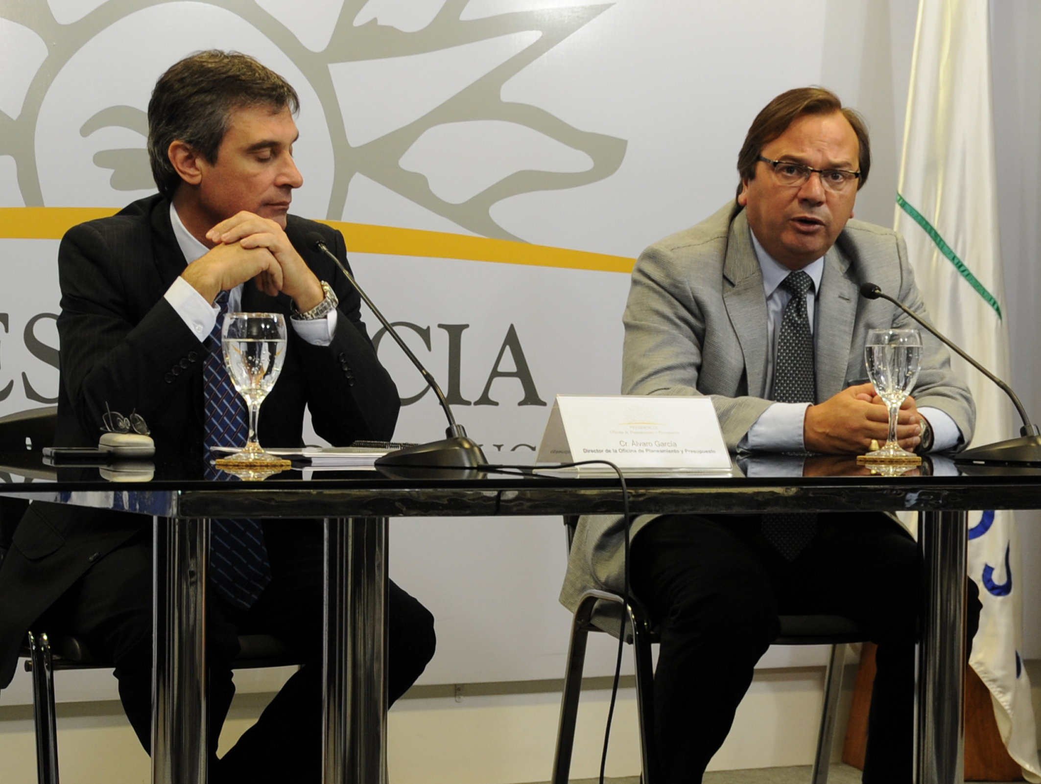 Intendente Falero y el Director de OPP Álvaro García