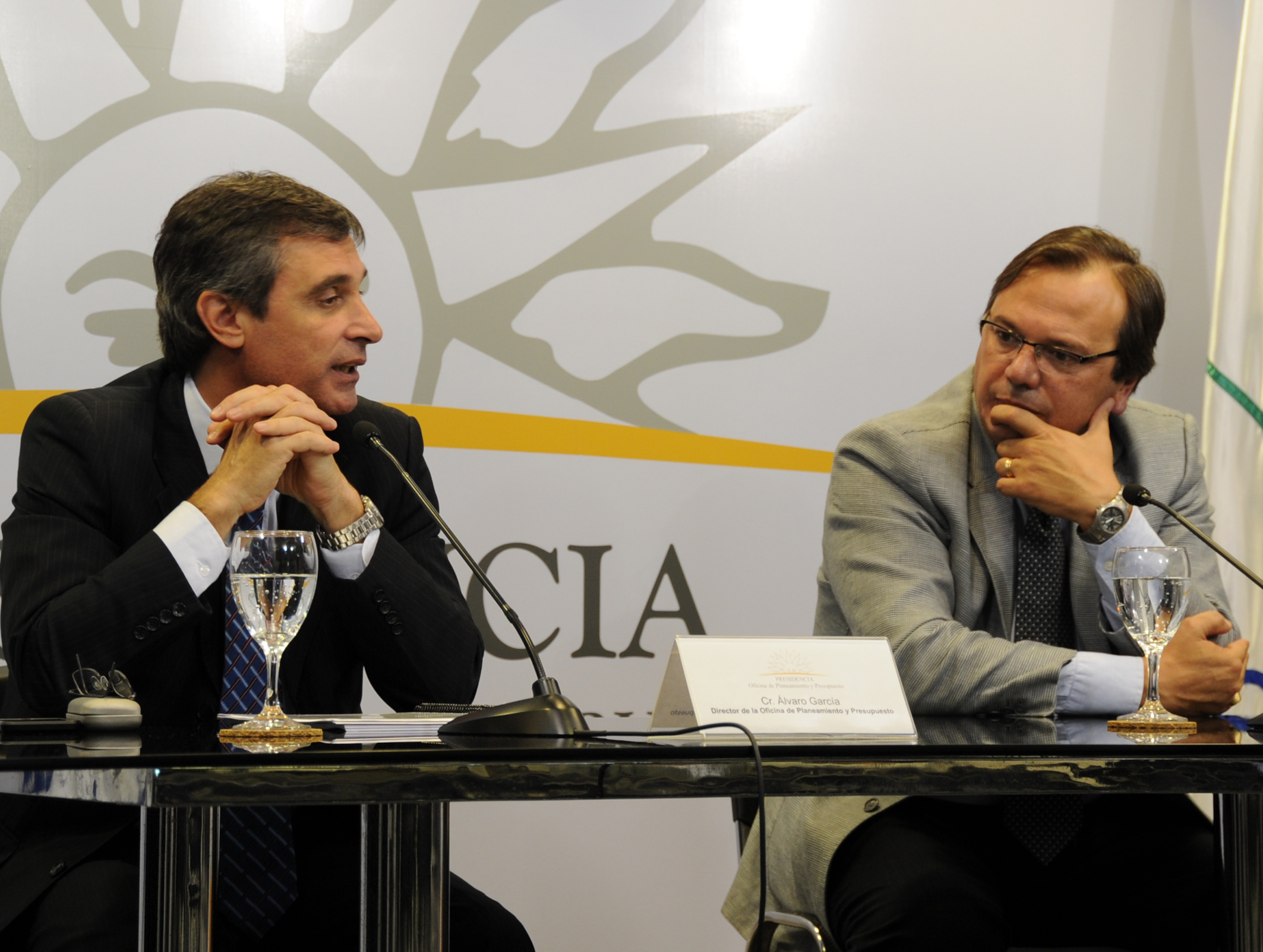 Intendente Falero y el Director de OPP Álvaro García