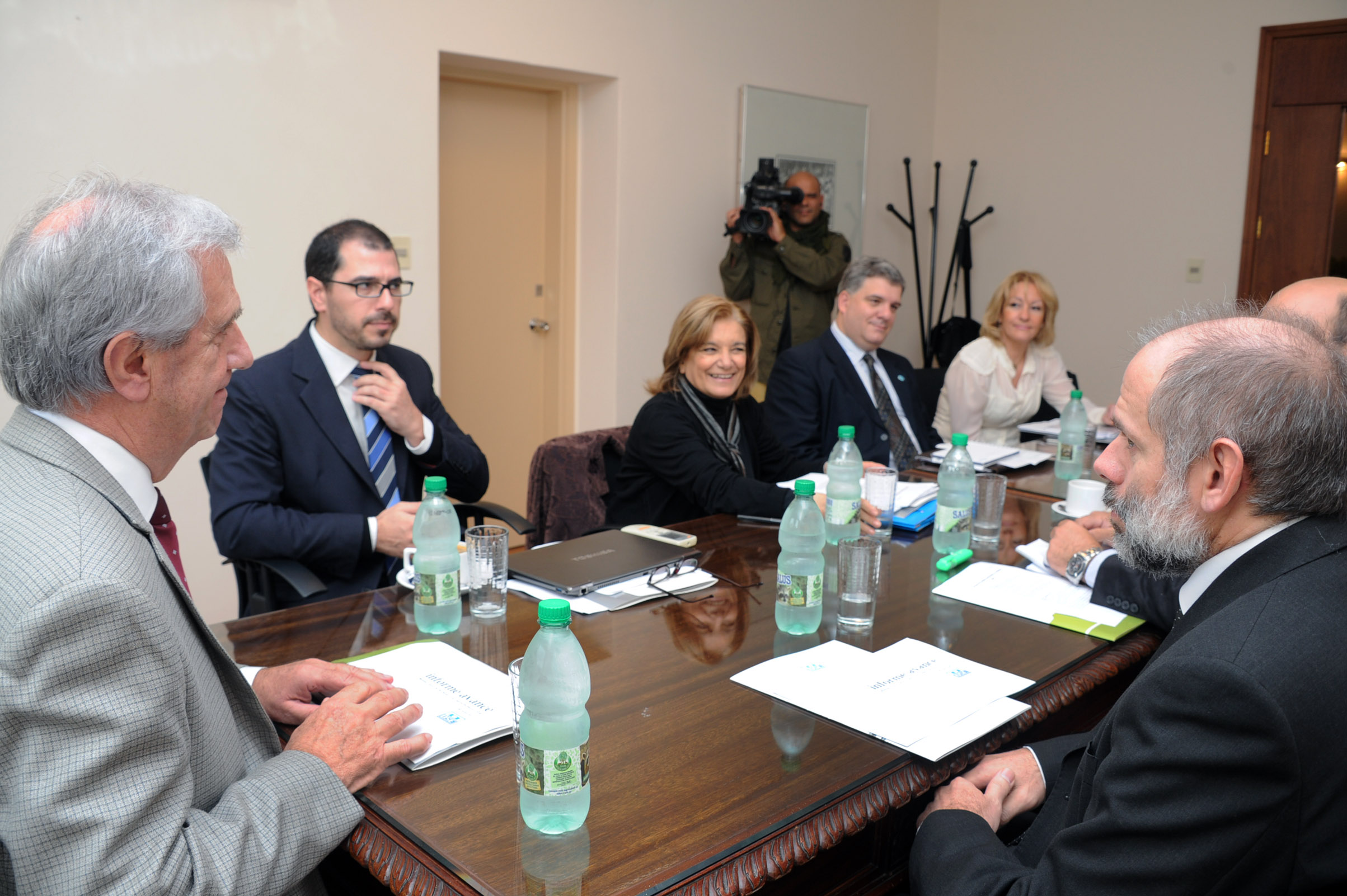 Reunión y conferencia de prensa con el Presidente en Suárez sobre Medio Ambiente