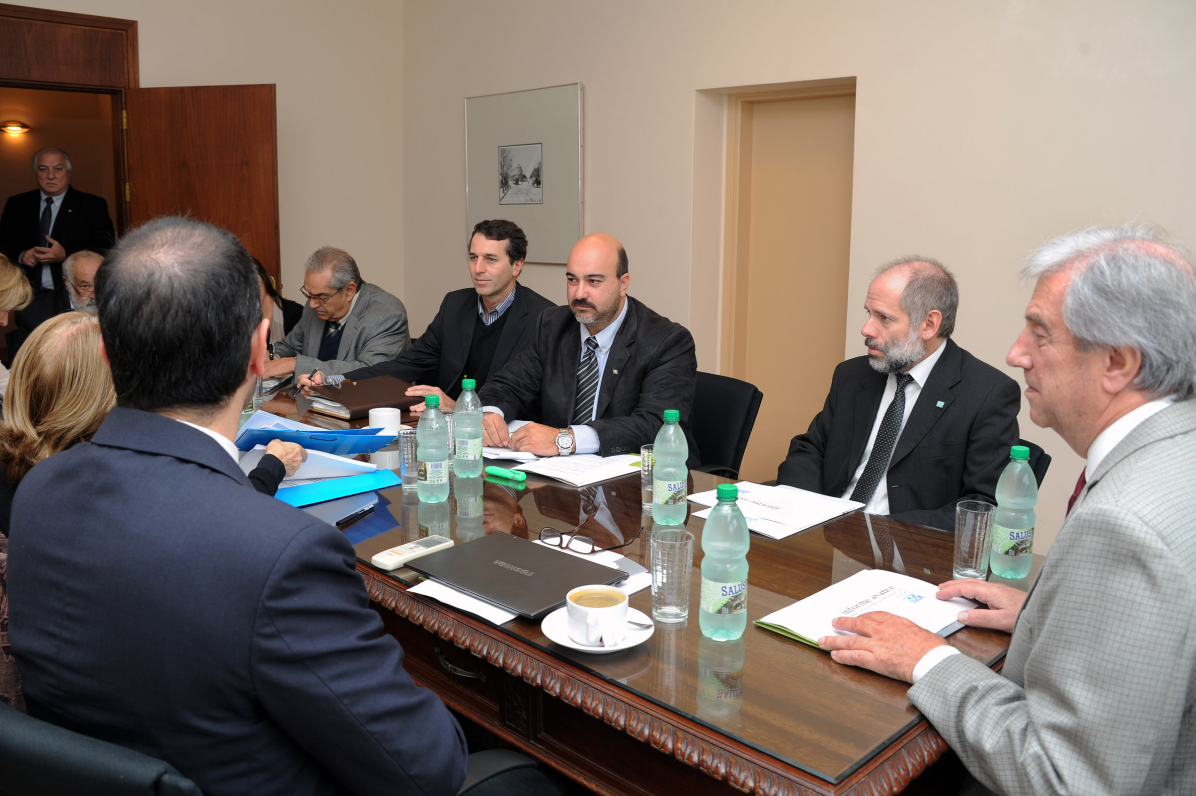 Reunión y conferencia de prensa con el Presidente en Suárez sobre Medio Ambiente