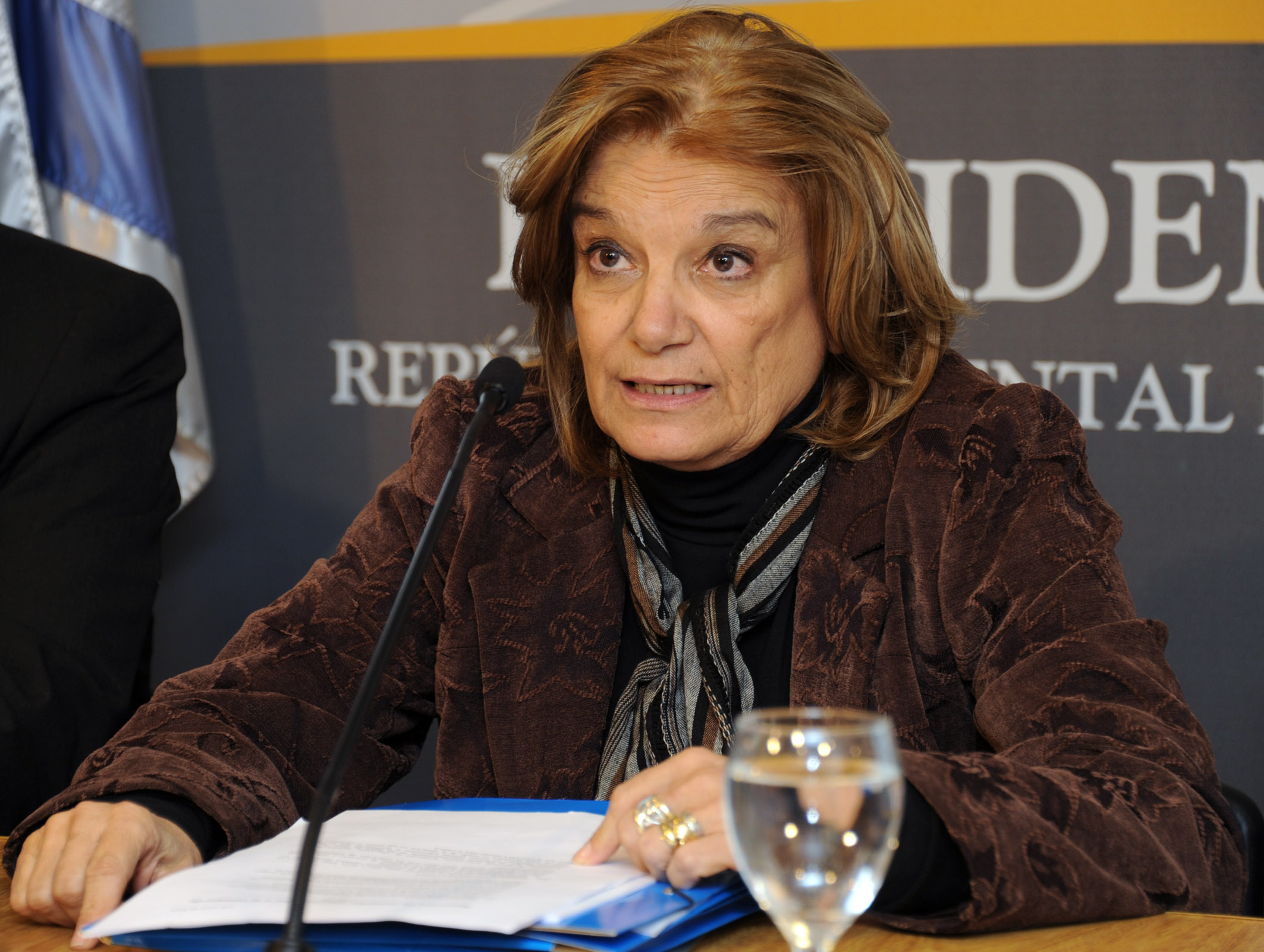 Reunión y conferencia de prensa con el Presidente en Suárez sobre Medio Ambiente