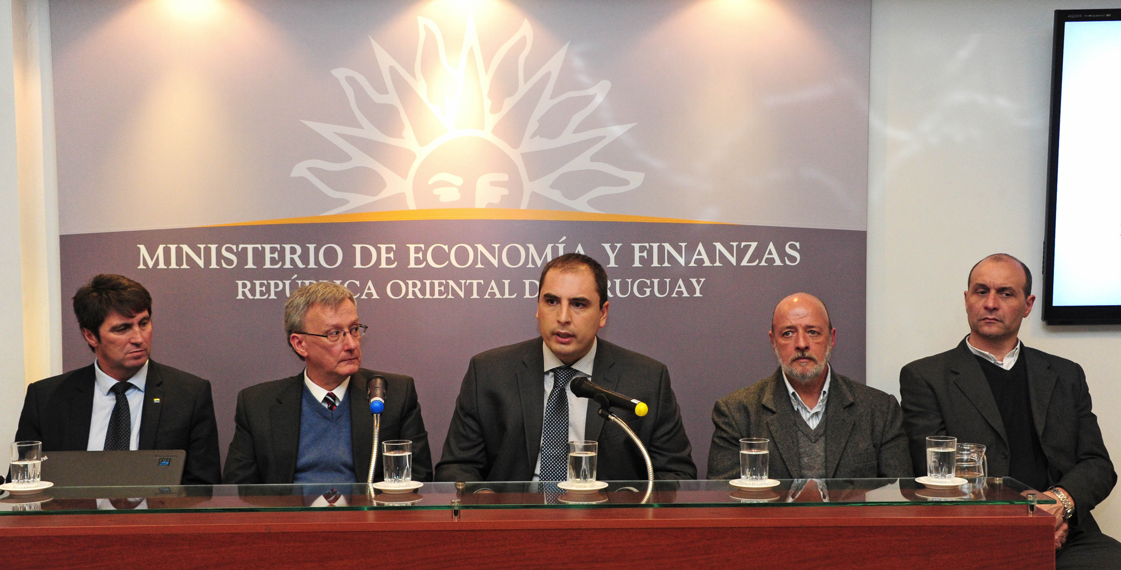 MEF brindó conferencia: Trabajo coordinado en el combate a la informalidad