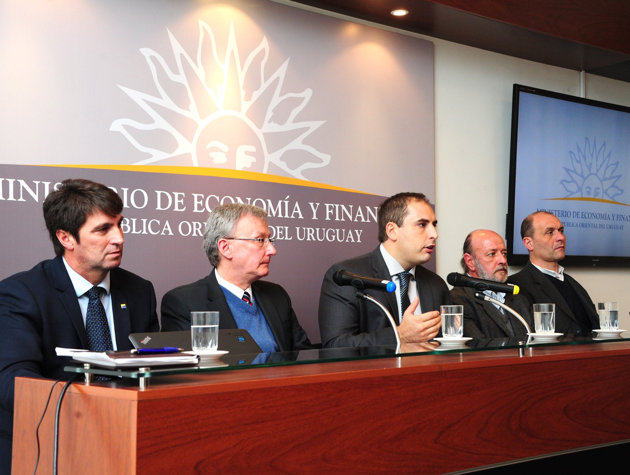 MEF brindó conferencia: Trabajo coordinado en el combate a la informalidad