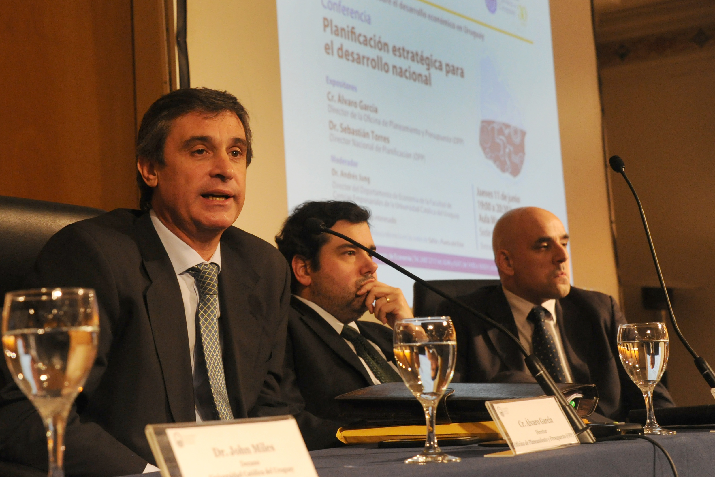 Conferencia Uruguay, Planificación Estratégica para el Desarrollo Nacional.