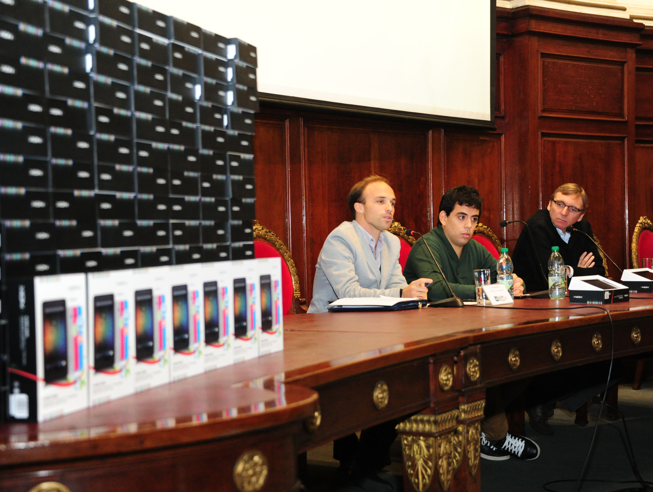 IMPO hizo entrega de Tablet a estudiantes de Facultad de Derecho