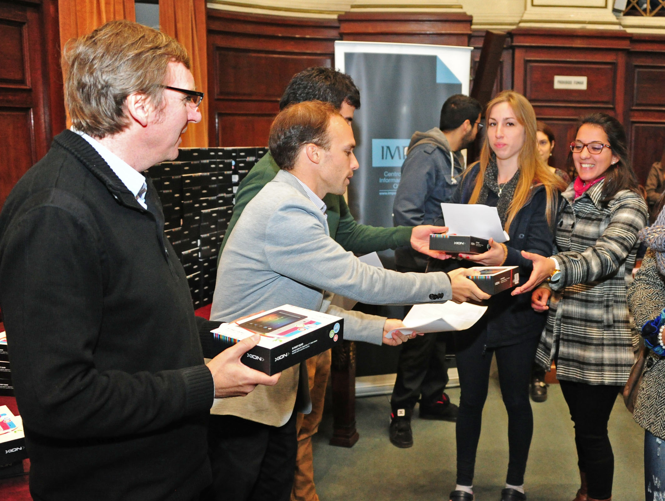 IMPO hizo entrega de Tablet a estudiantes de Facultad de Derecho