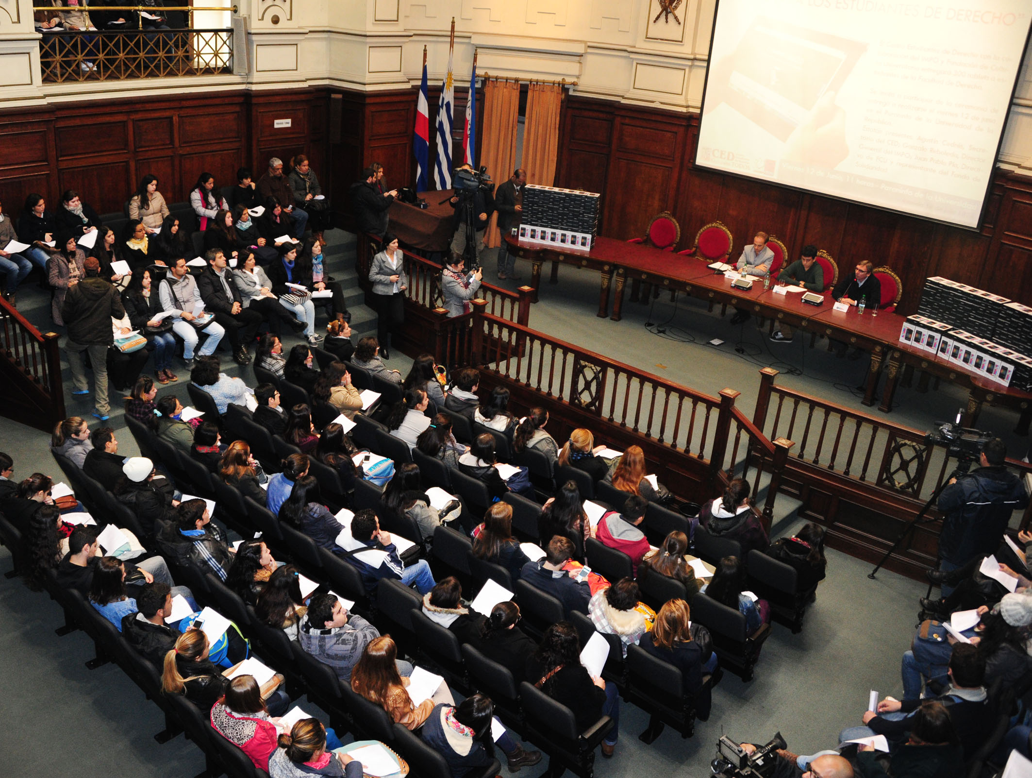 IMPO hizo entrega de Tablet a estudiantes de Facultad de Derecho