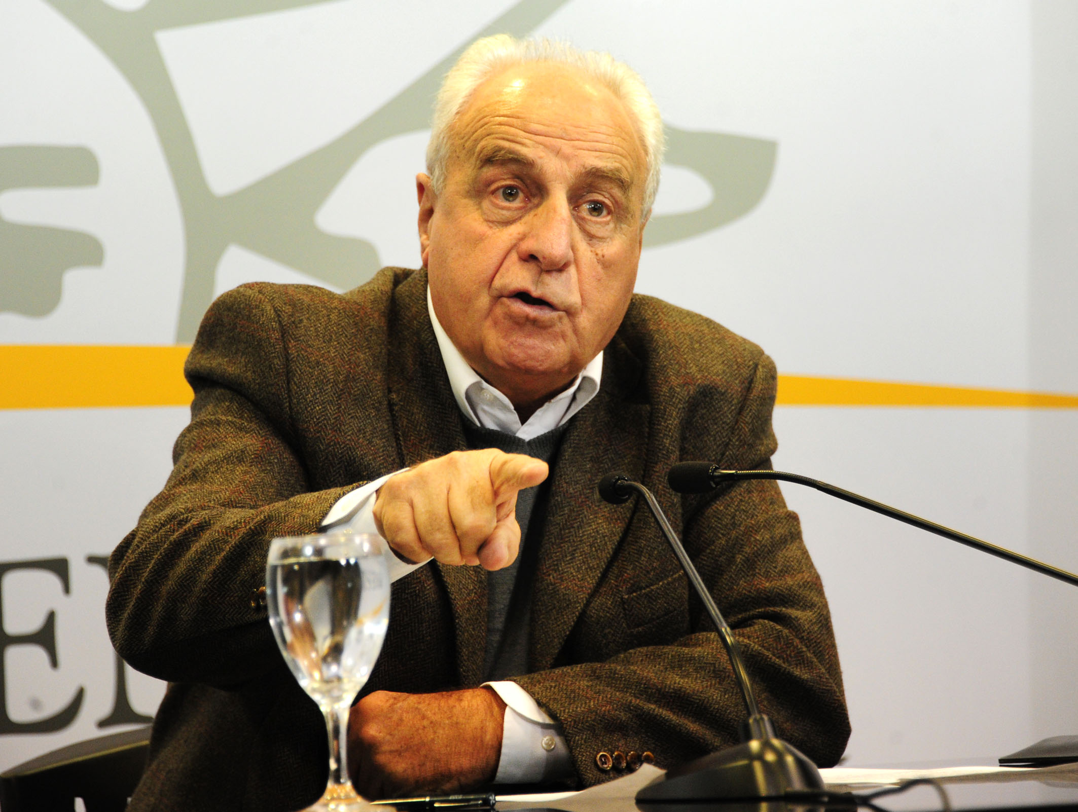 Ministro de Transporte y Obras Públicas, Víctor Rossi luego del Consejo de Ministros de hoy