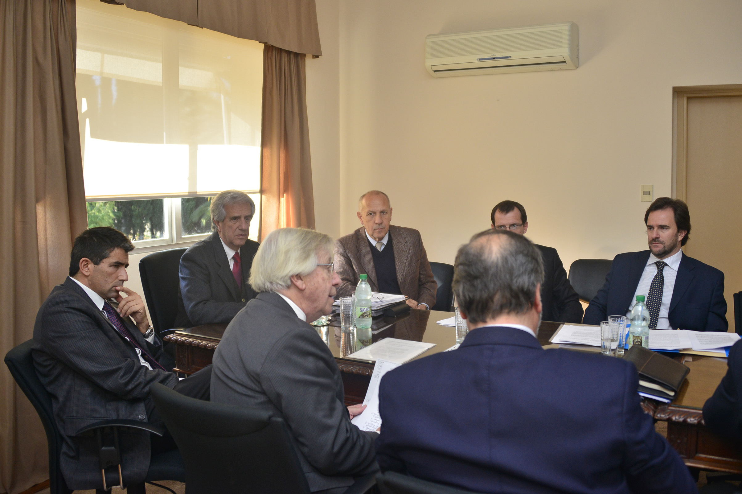 Reunión del Presidente de la República, Tabaré Vázquez, con miembros del Parlamento que representan a los partidos políticos de la oposición