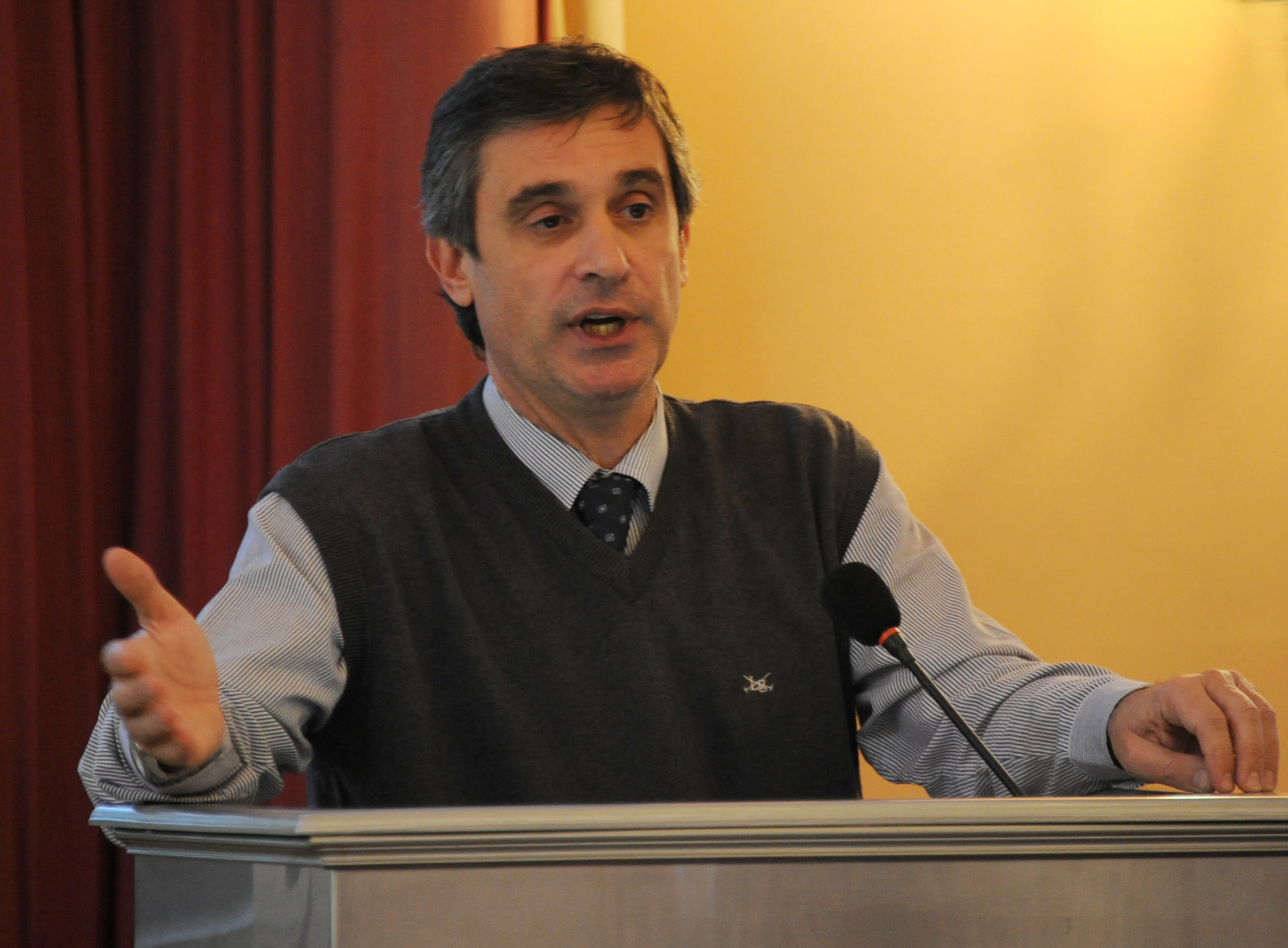 El director de la OPP, Alvaro García, en seminario de ACA.