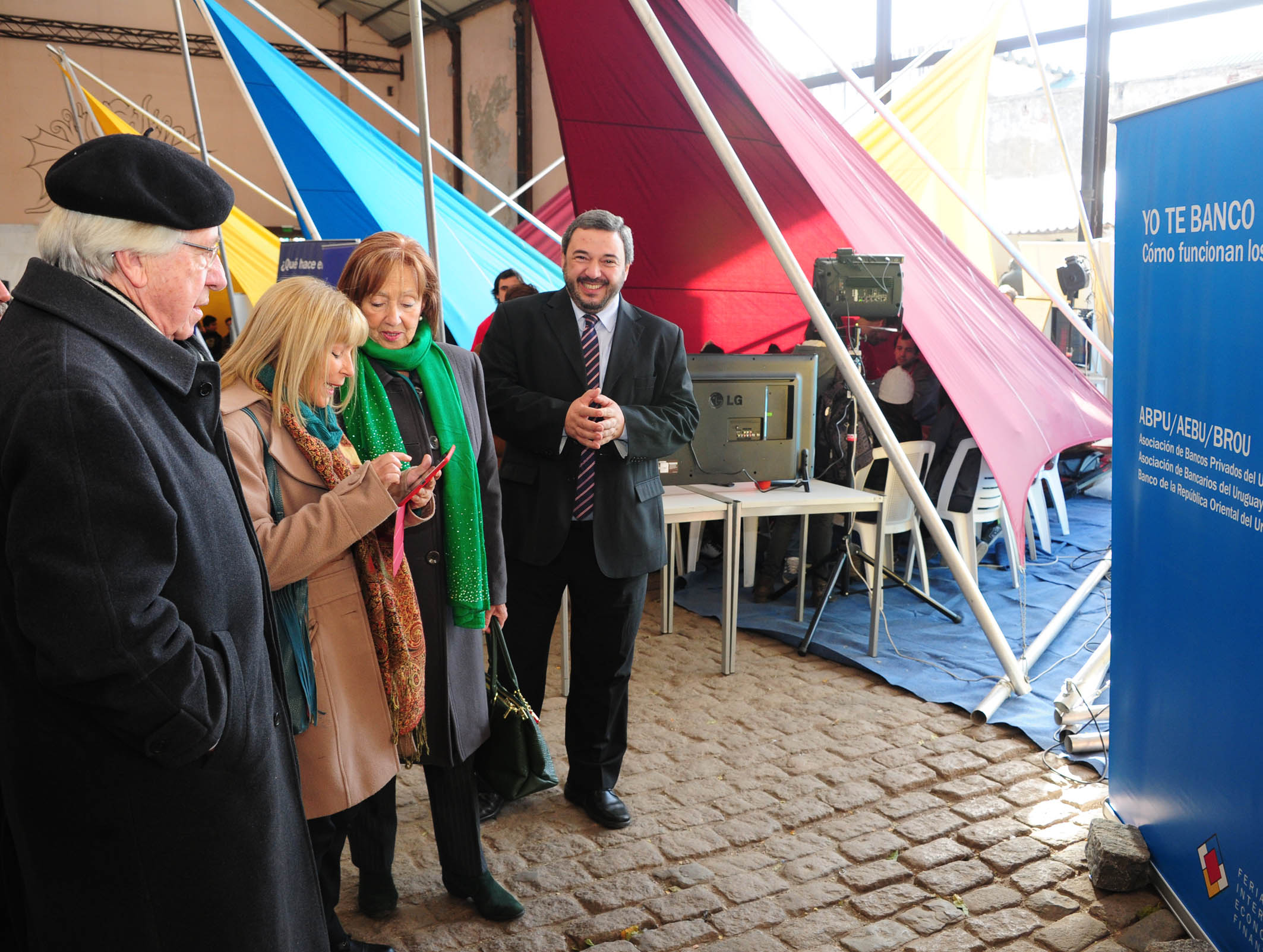 Ministros de Economía y Finanzas y Educación y Cultura visitan la FIEF
