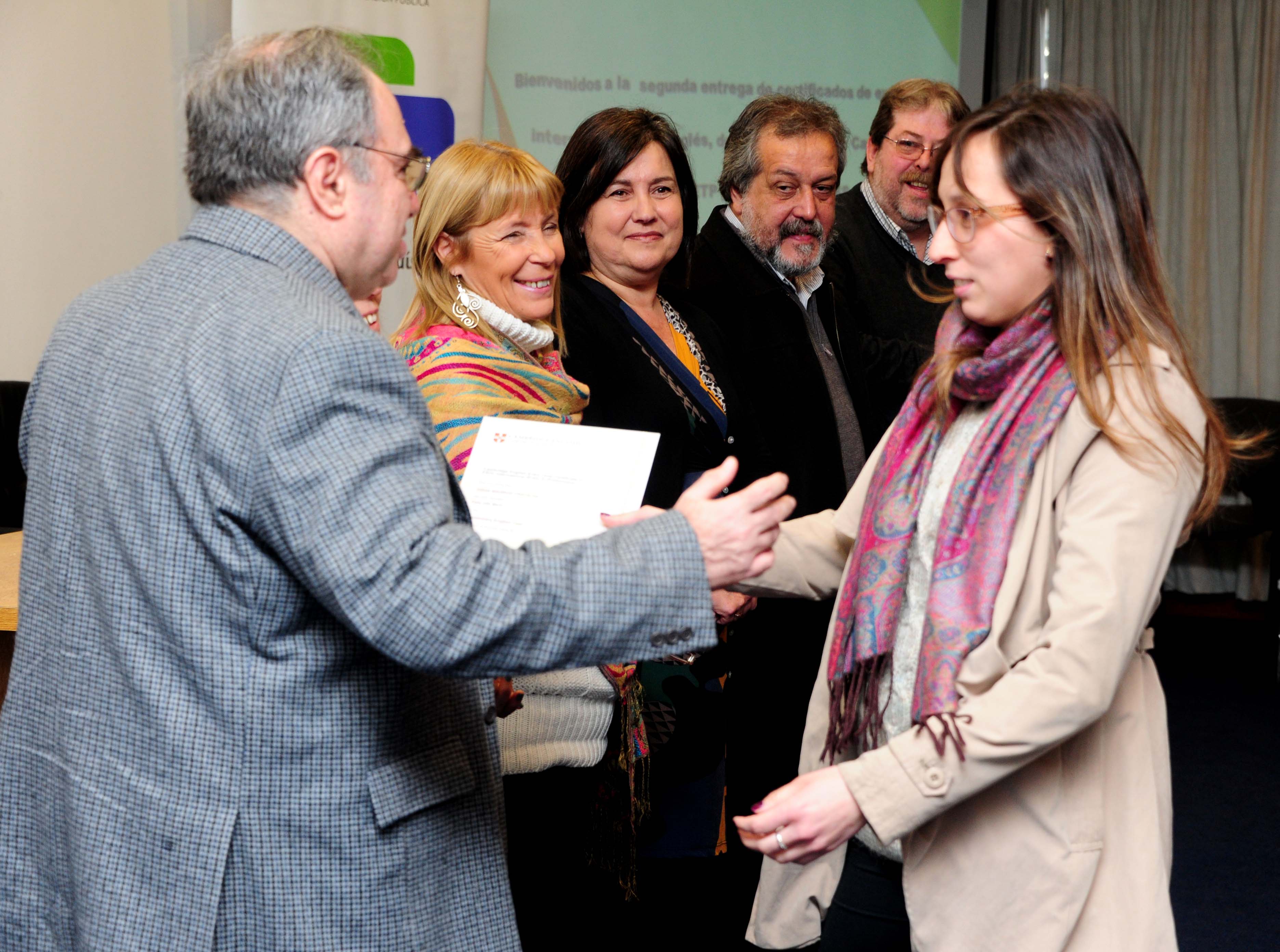 El Programa de Políticas Linguísticas del CODICEN entrega Certificados de CAMBRIDGE
