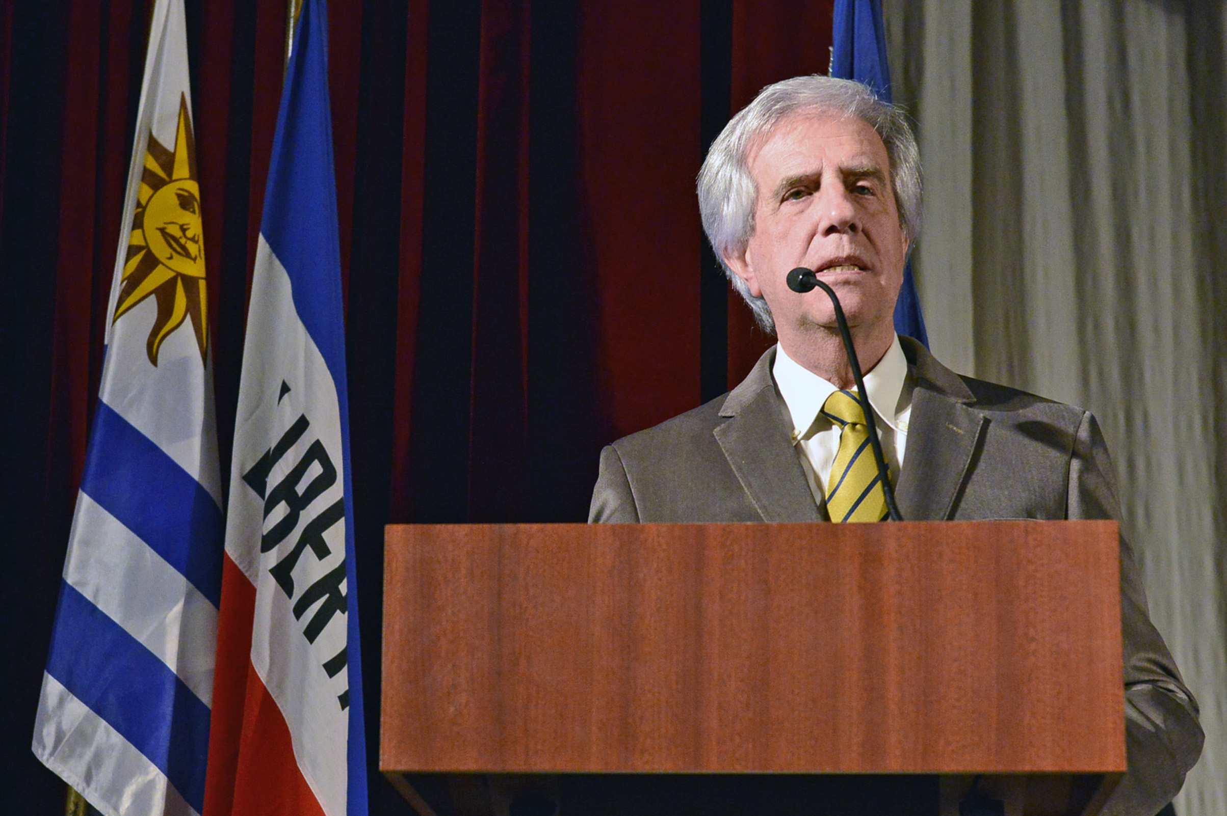 Presidente Tabaré Vázquez dirigiéndose a los presentes